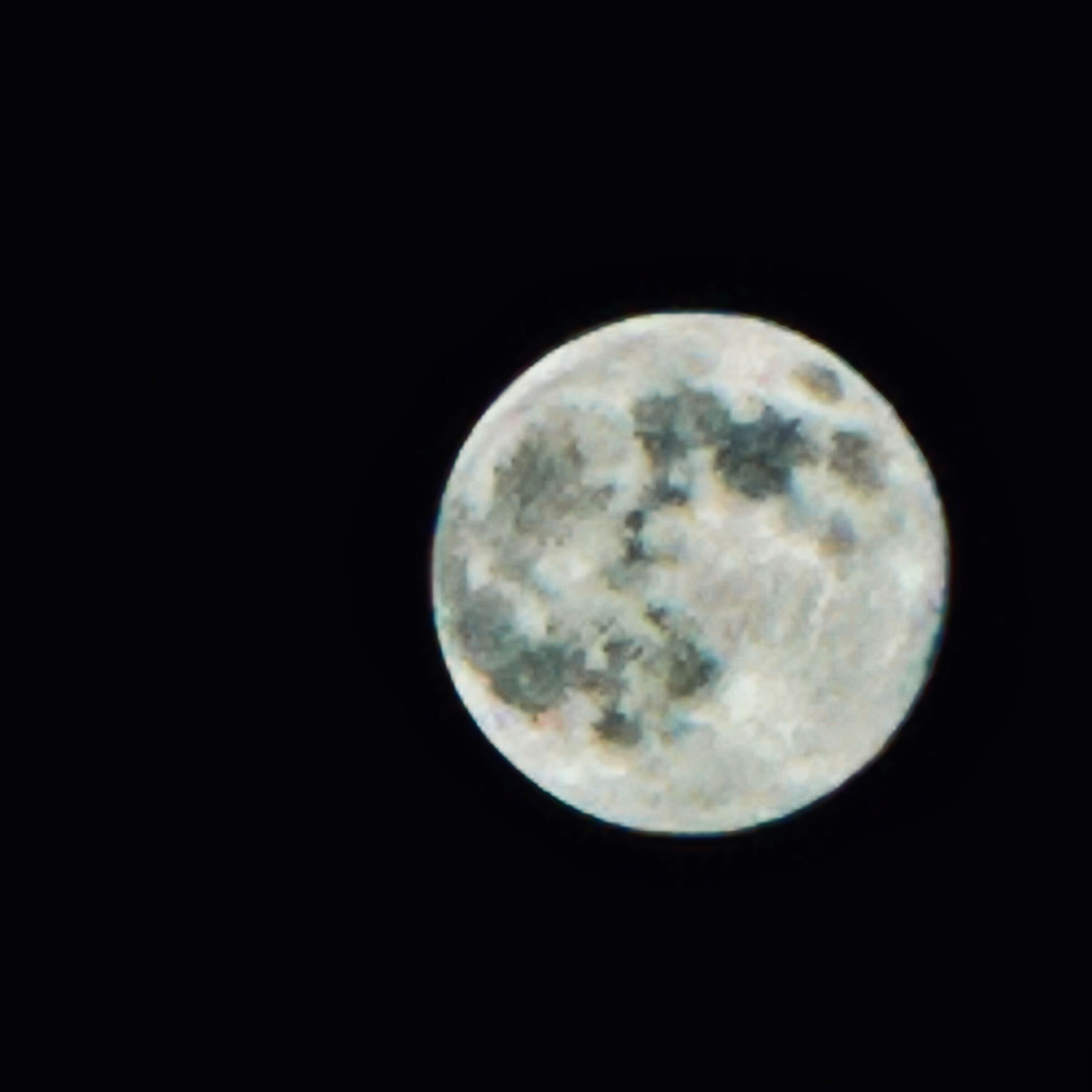 Luna a portata di mano