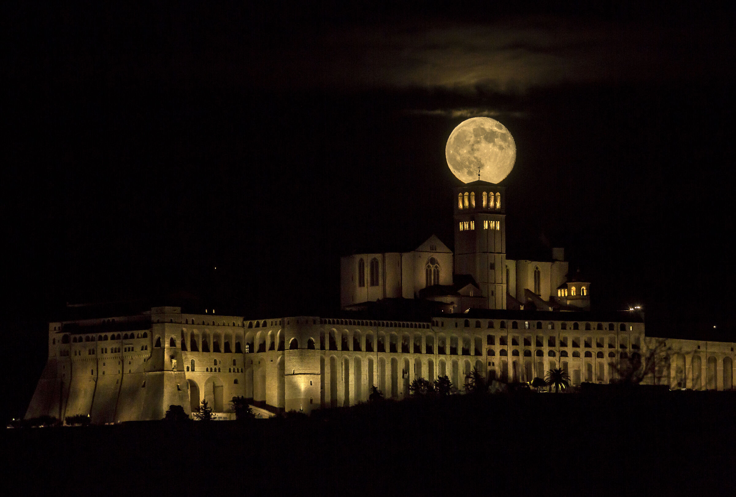 Assisi e la Luna