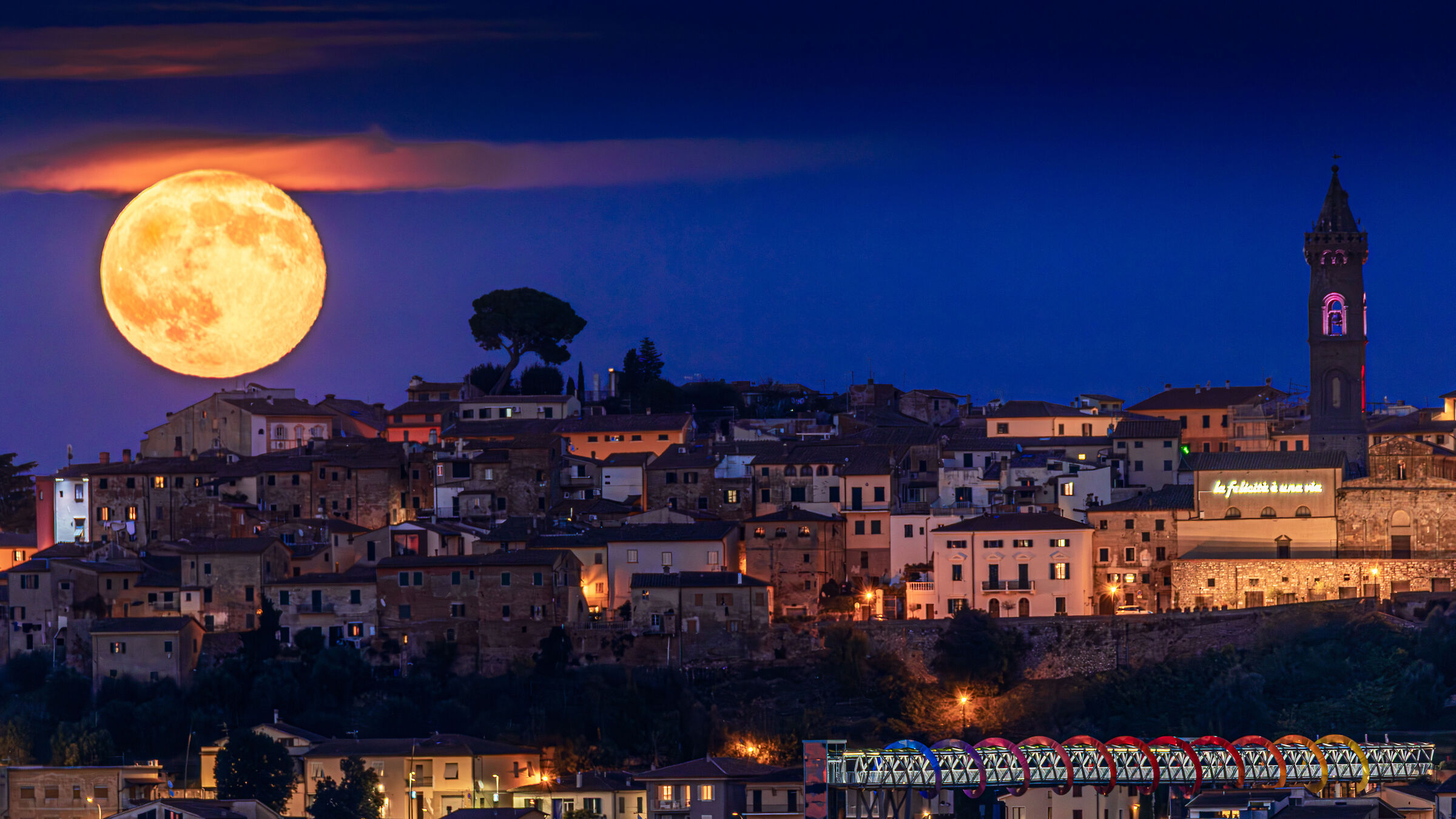 Lunar sunrise in Peccioli