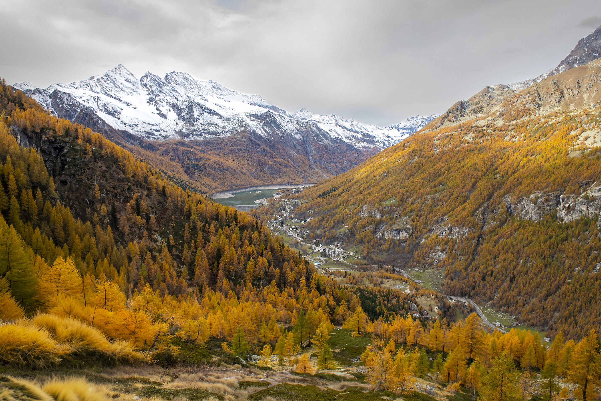 Ceresole Reale in autumn dress "The enchanted valley"