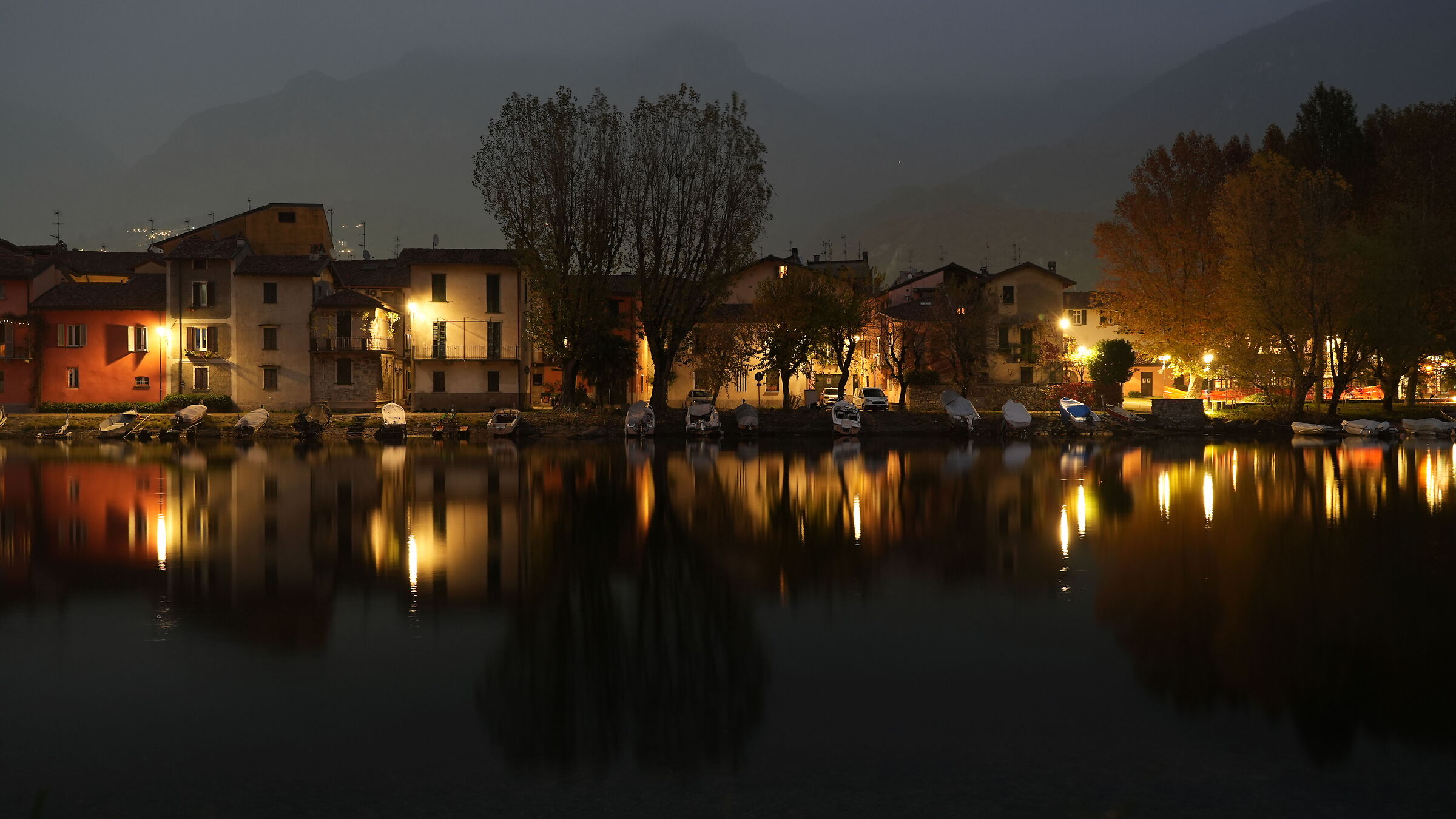 Pescarenico , twilight of early November 2
