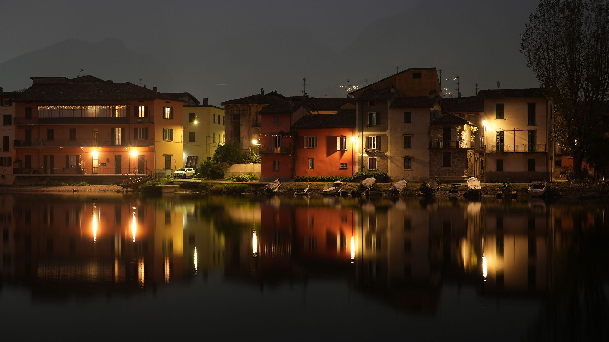 Pescarenico, twilight of early November 3