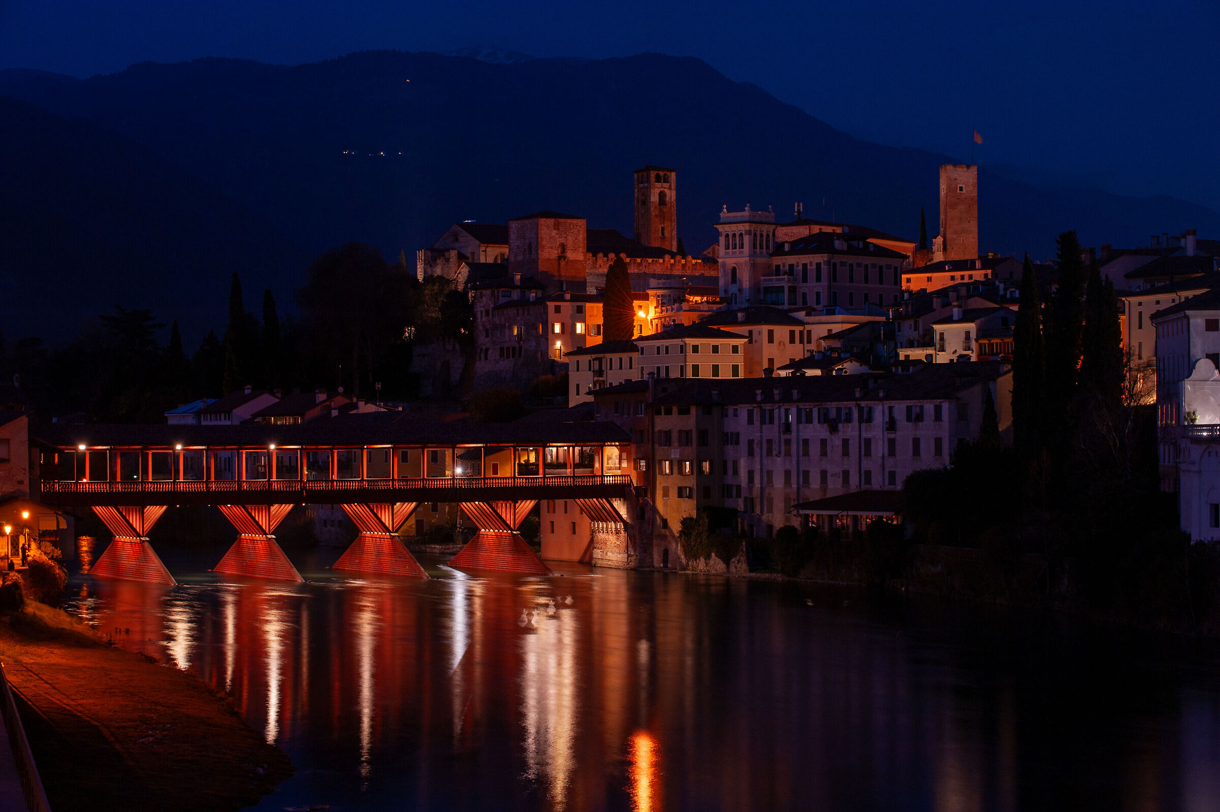 Baxano by night