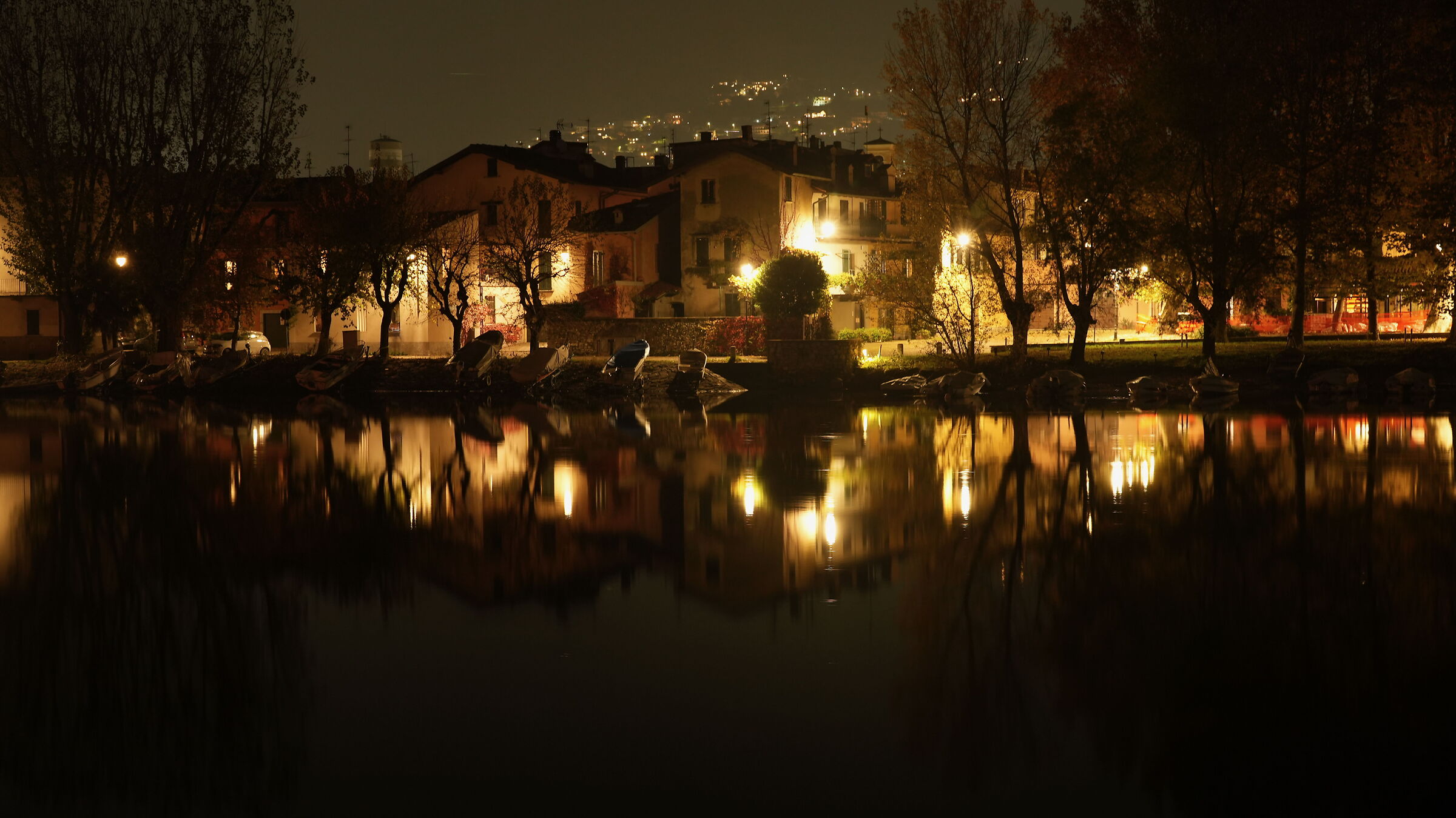 Pescarenico, twilight of 9 November 2