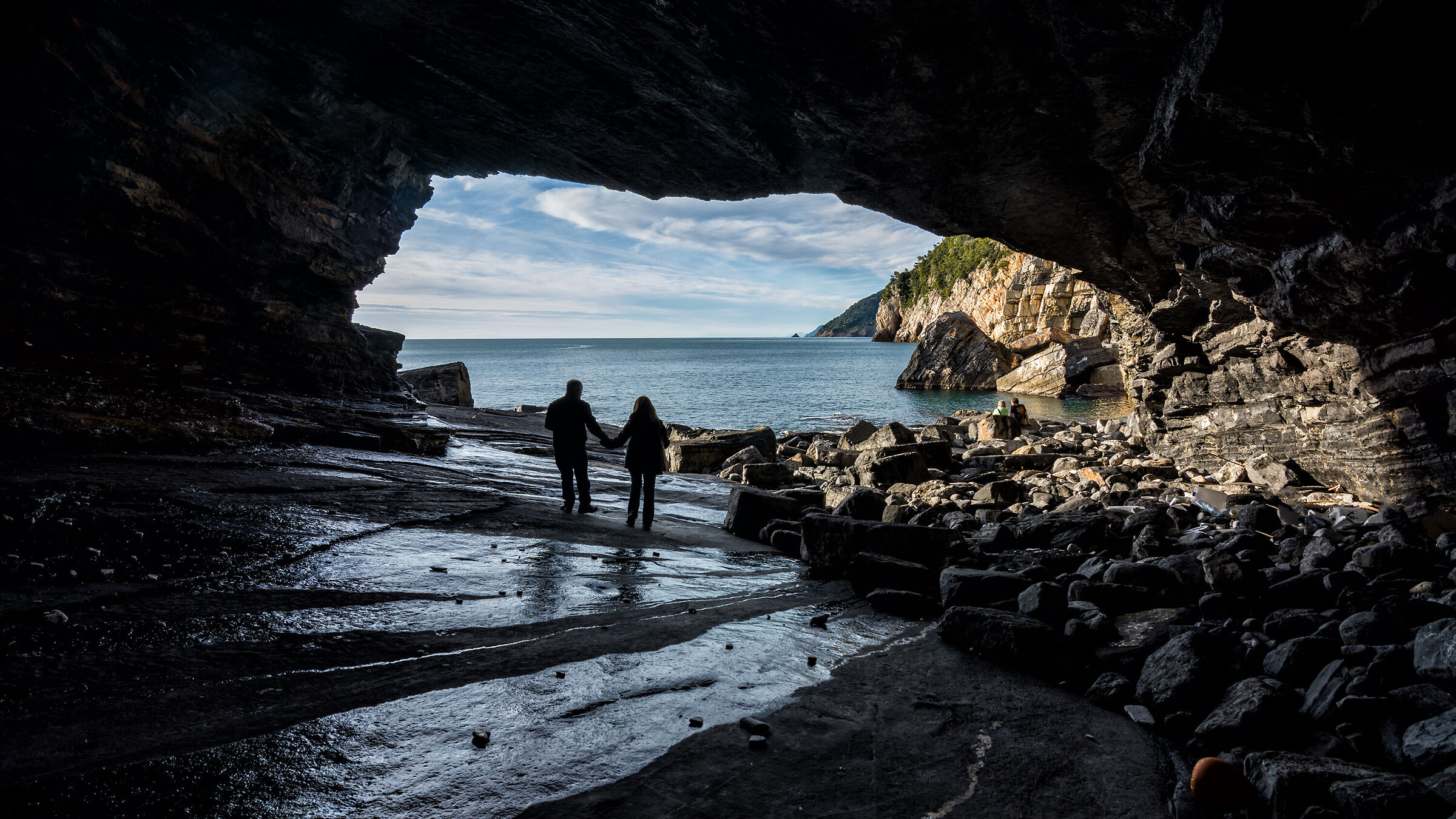 Per mano nella grotta di Byron