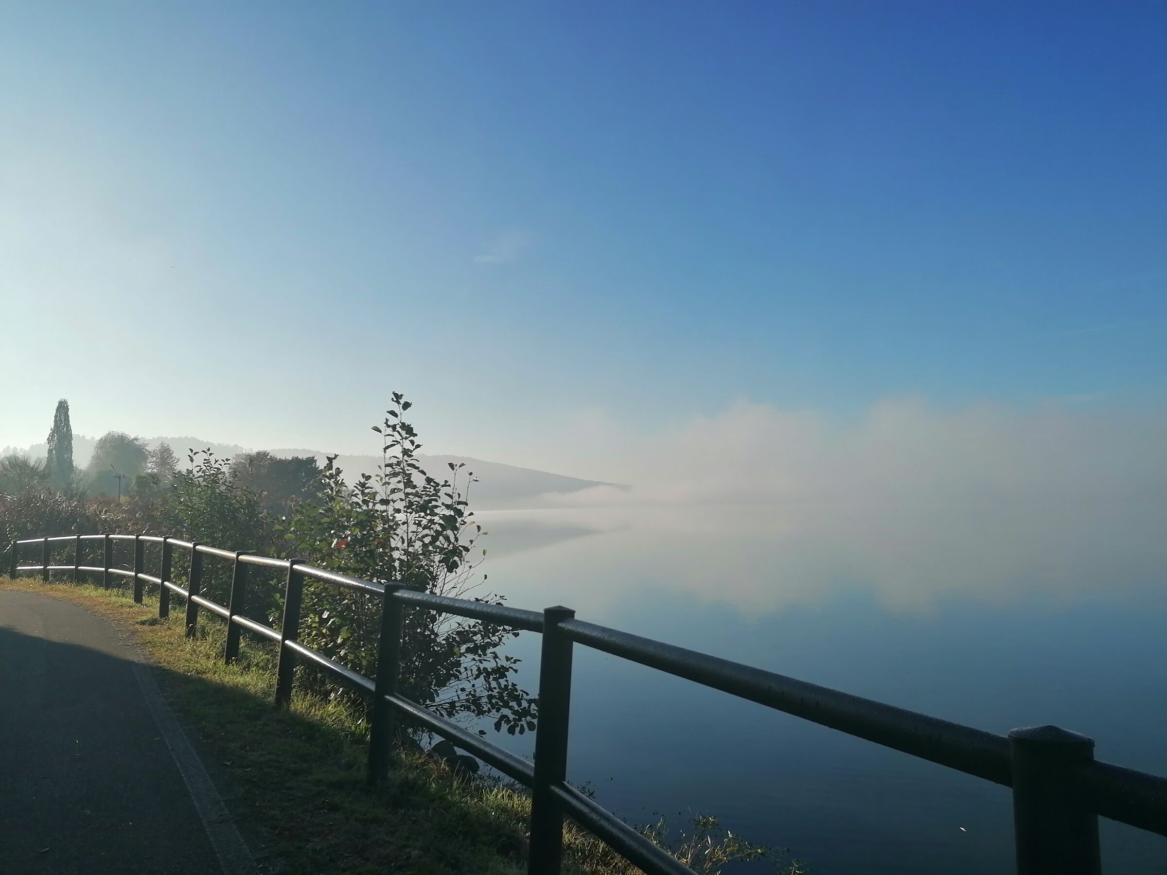 the cycle path on Lake Comabbio