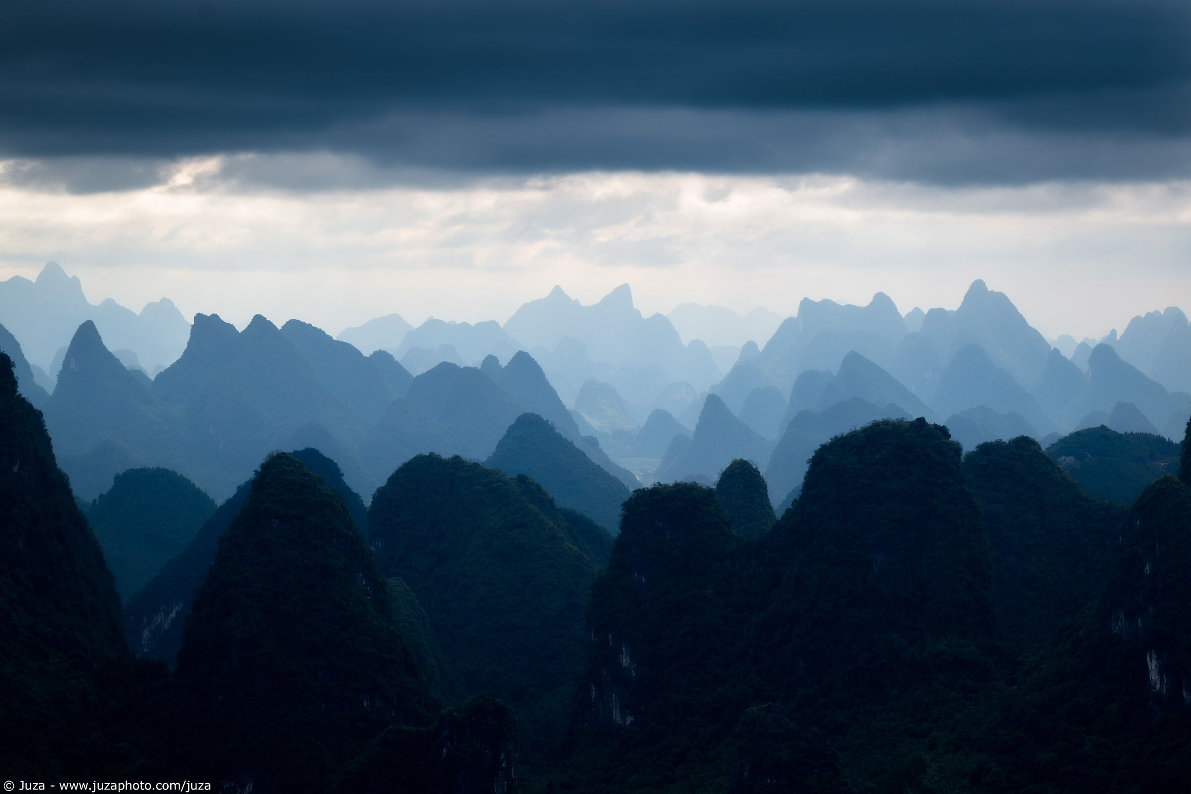 Yangshuo, layers of blue