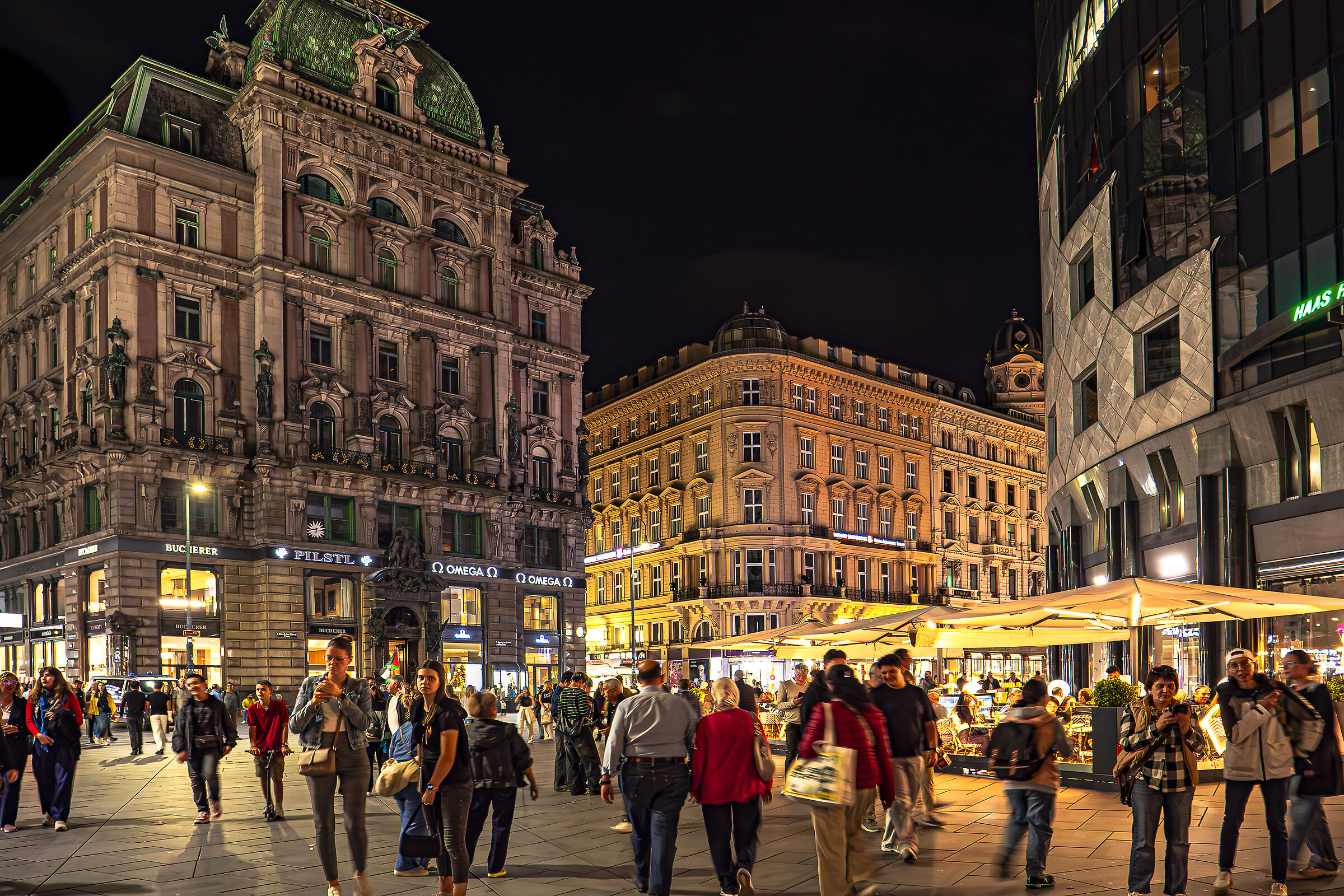 Stephansplatz by evening