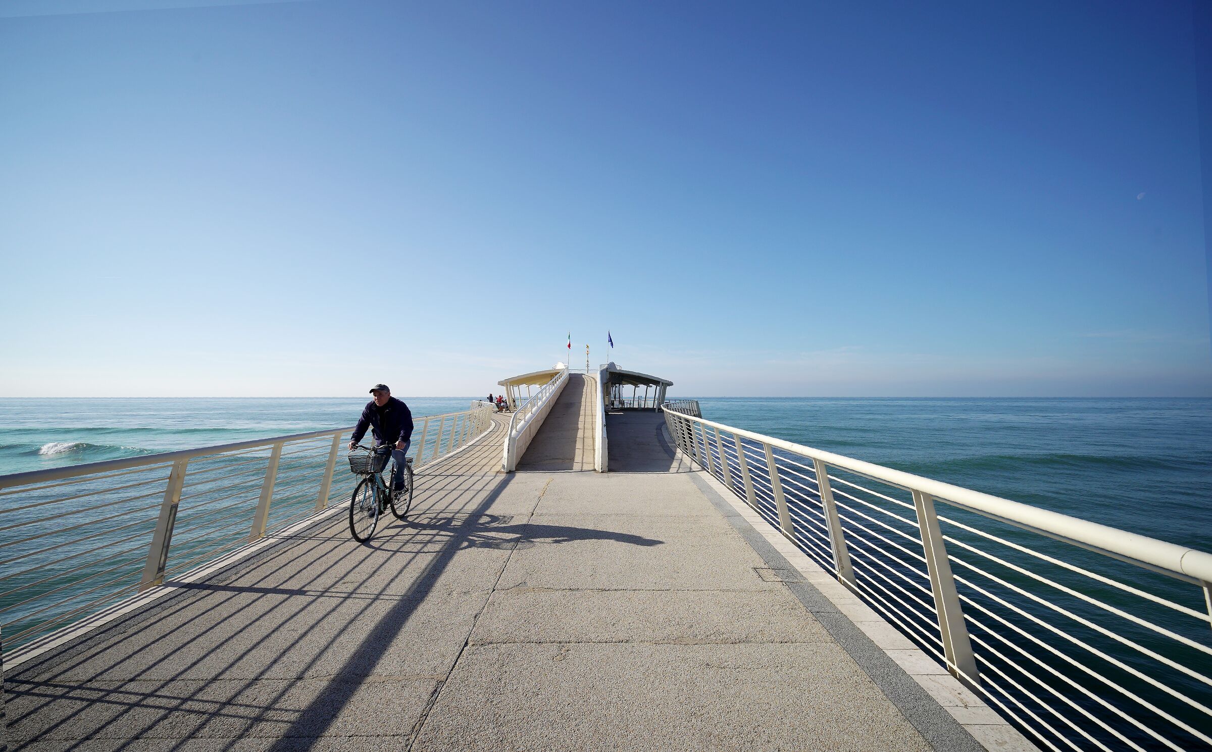 Il ciclista sul Pontile