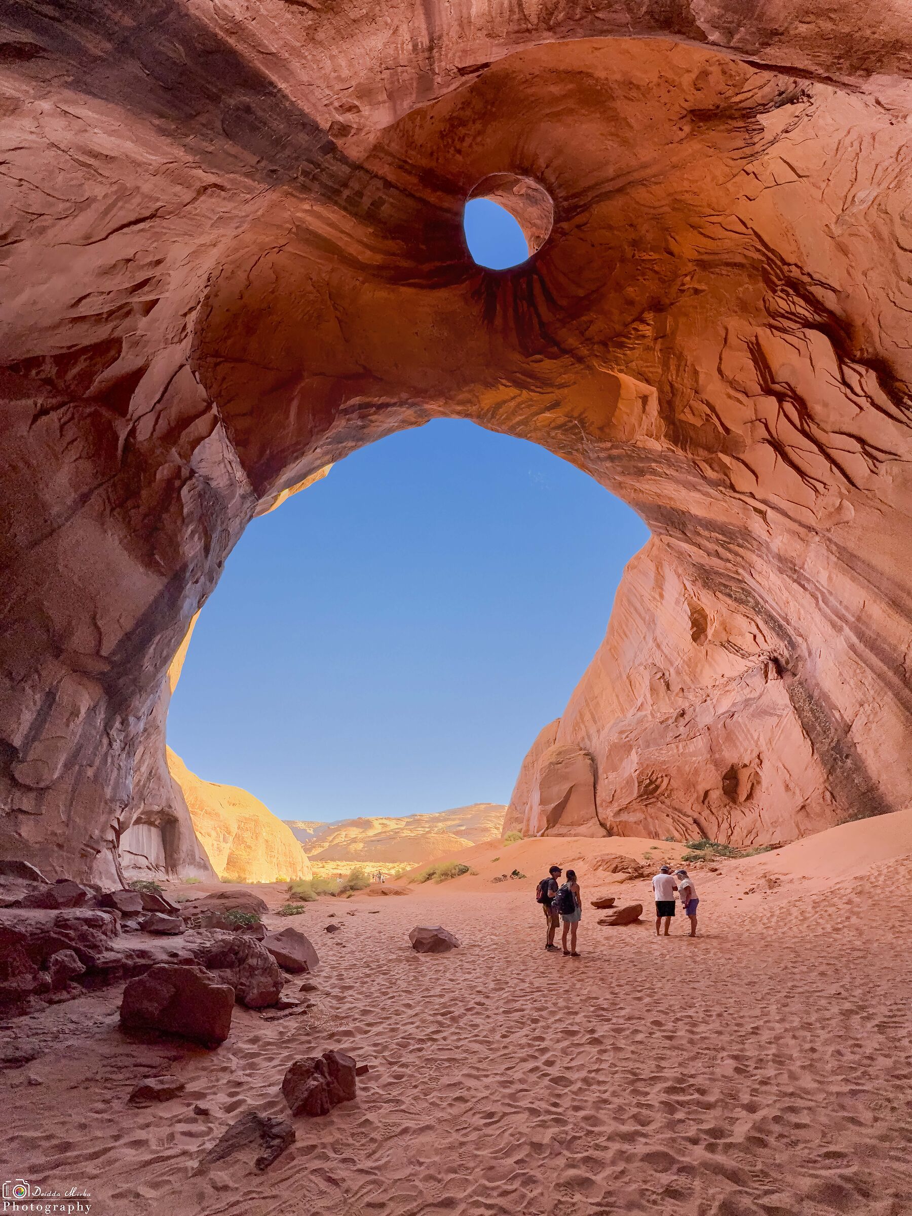 Monument Valley - Eagle Eye Cave