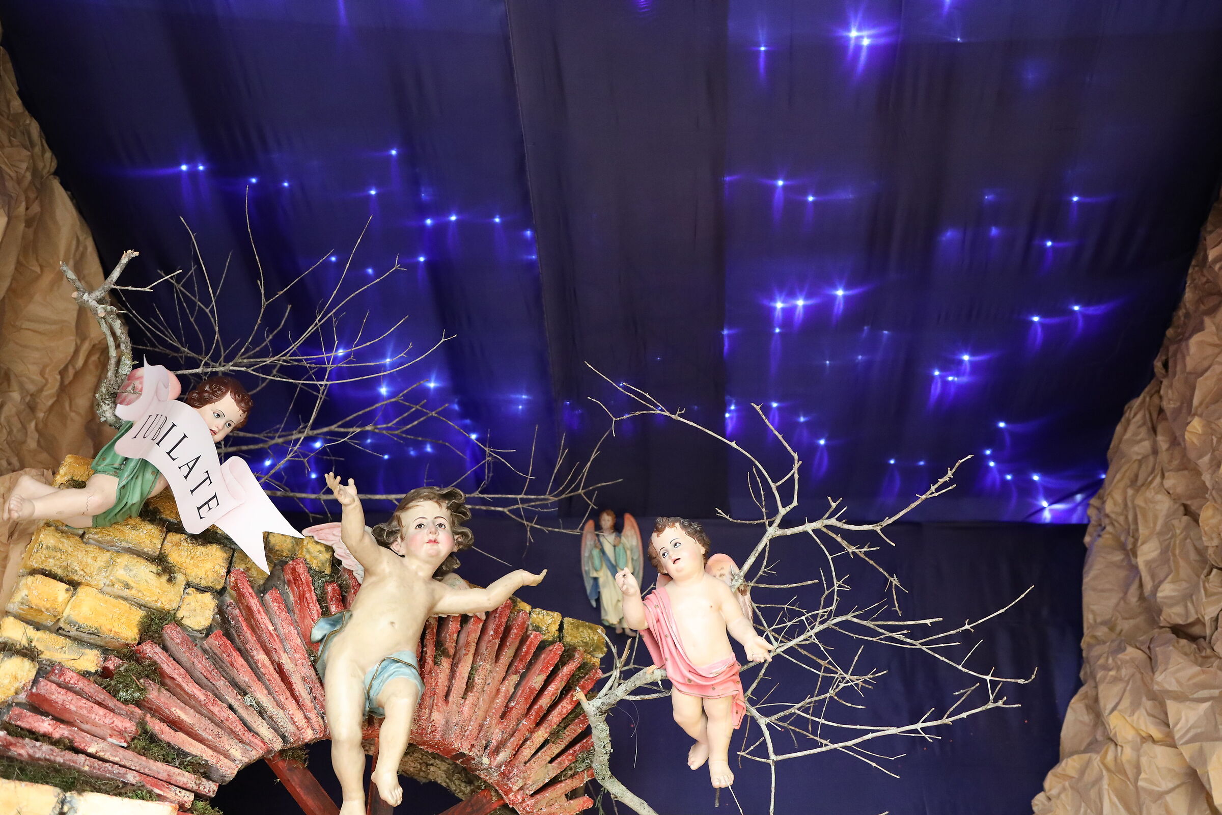 @" ISO 6 Thousand 400 " Canon 5 D IV, 35 F.2 IS Usm