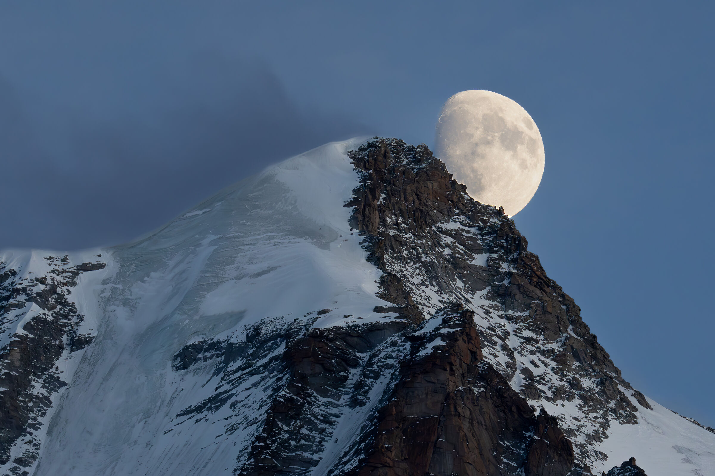 At the rise... of the moon