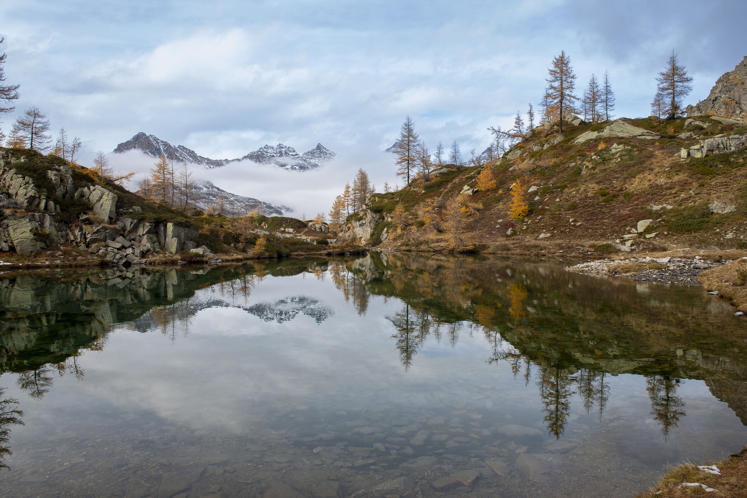 Bellagarda Lakes (2257m) Ceresole Reale (Turin)