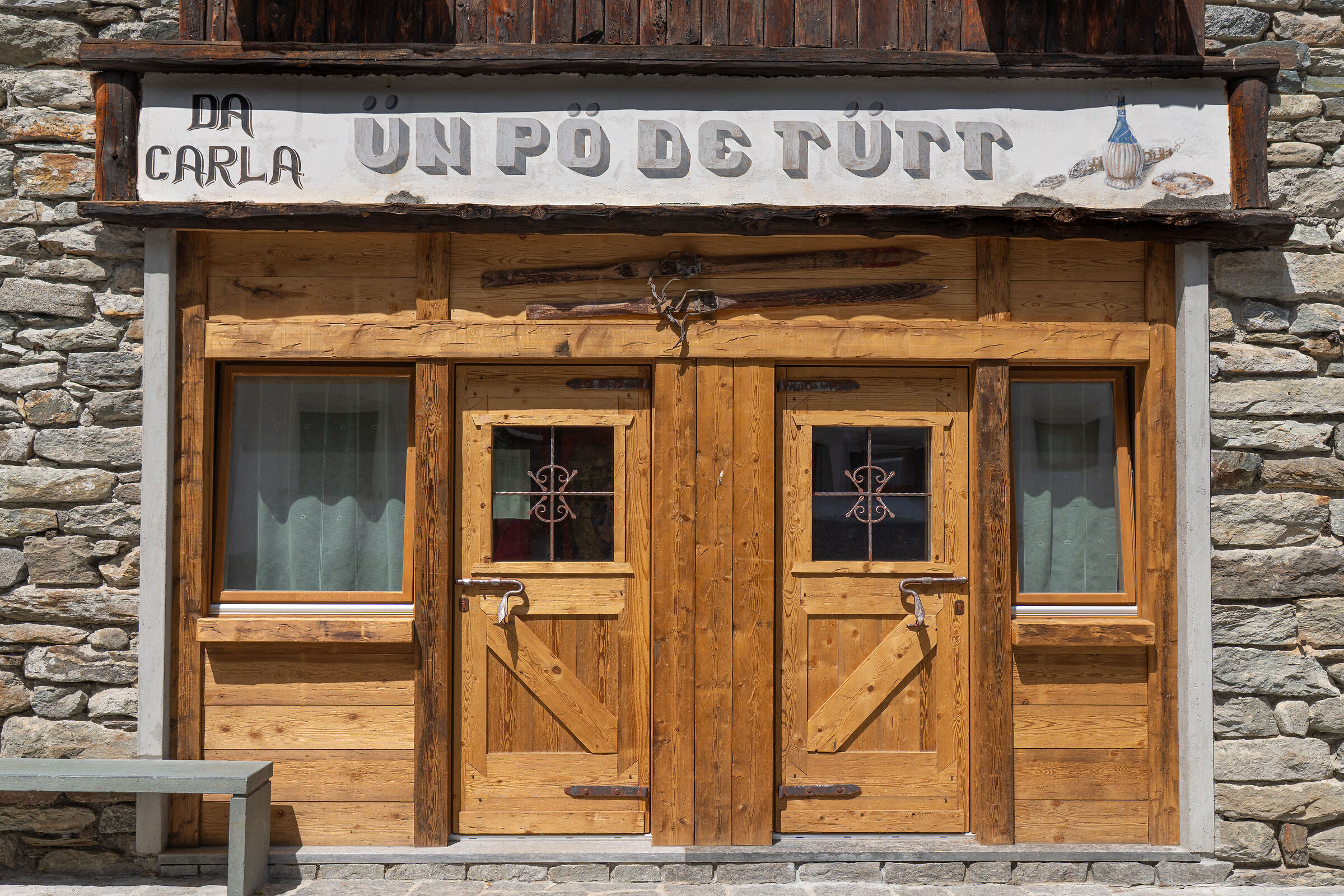 Chiareggio, Da Carla un po de tutt...