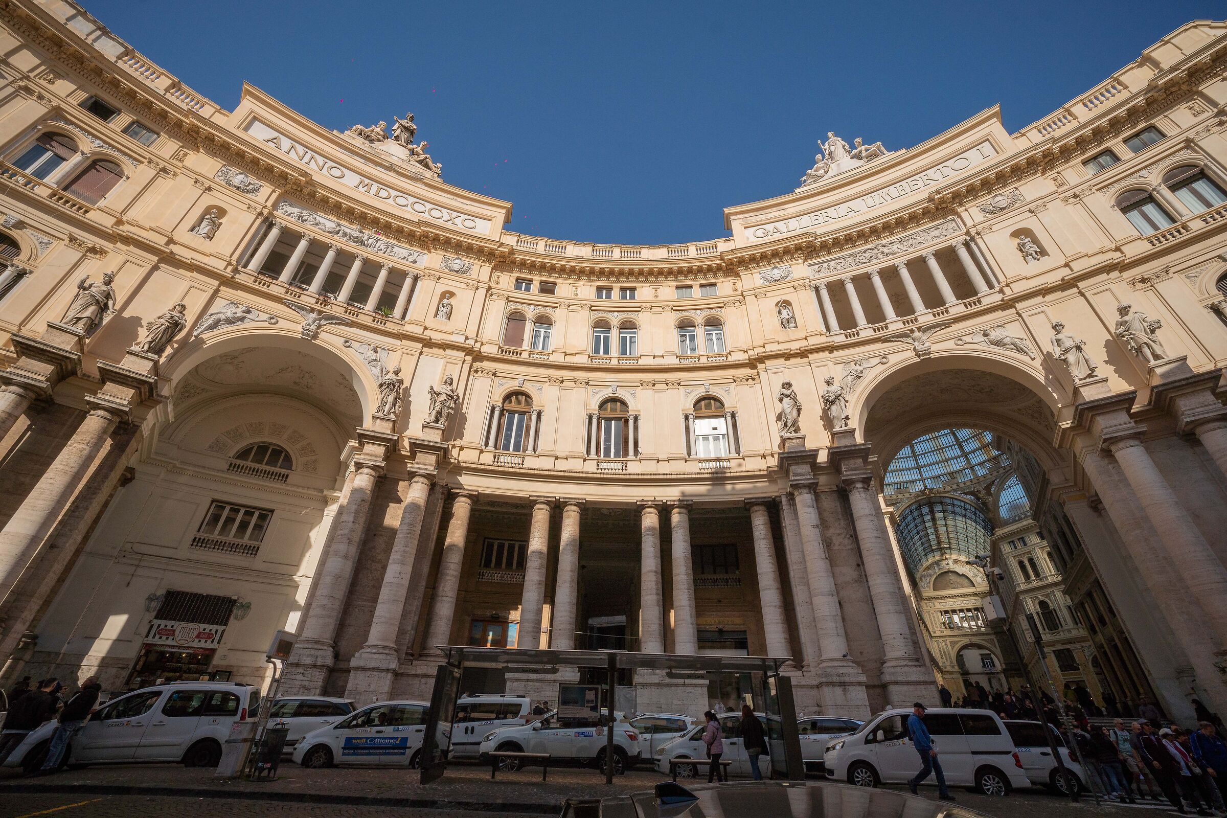 Naples, Exteriors of the Umberto Gallery !