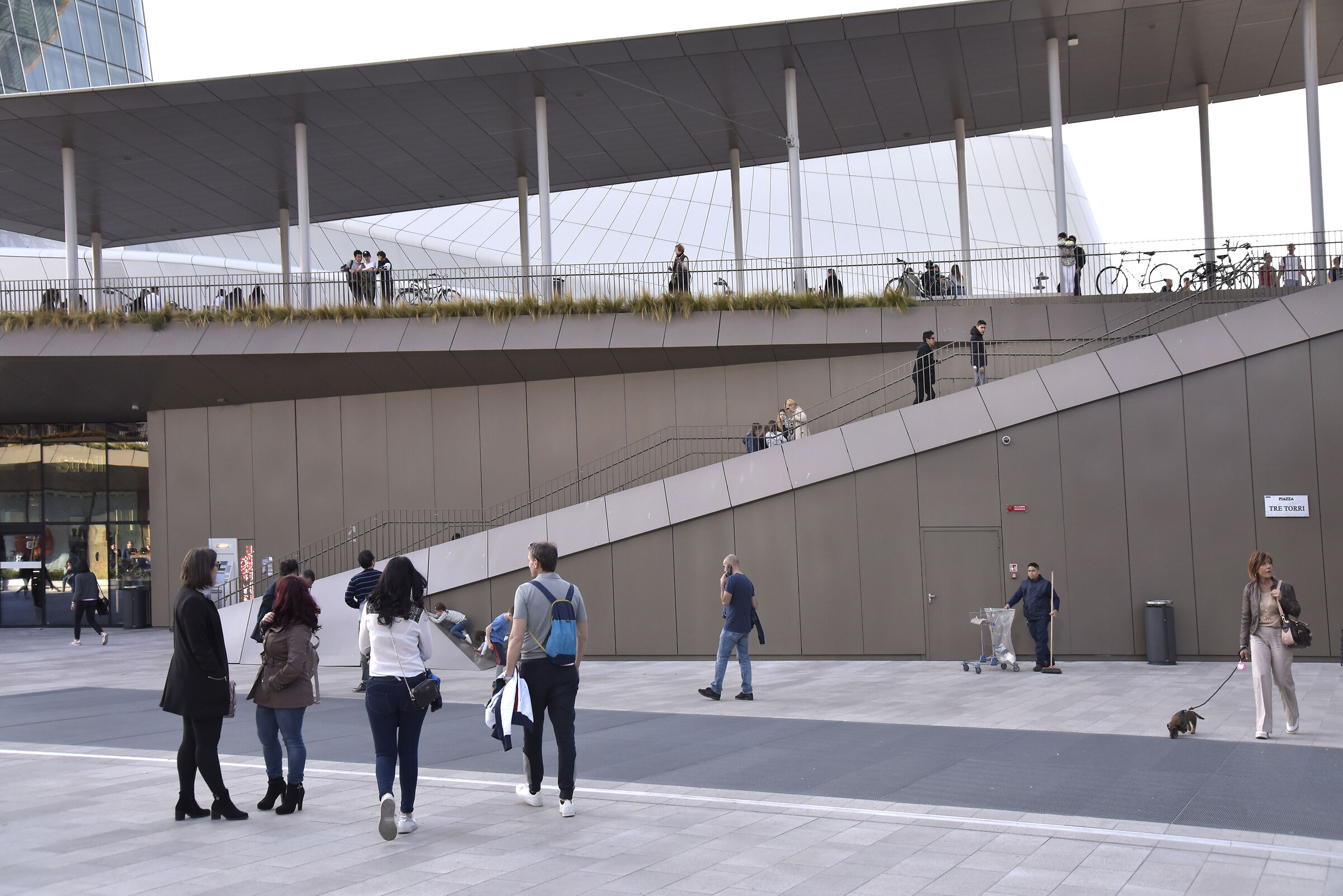 Piazza Tre Torri (MI)