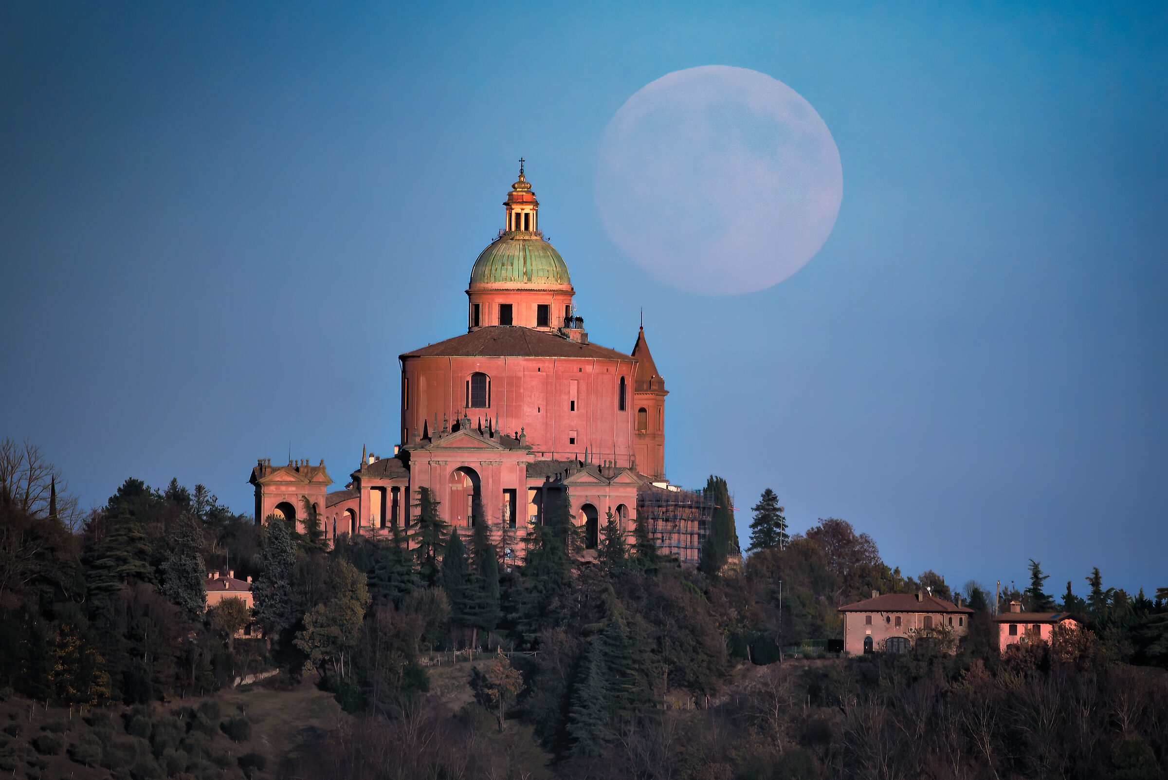 San Luca con la Luna Piena