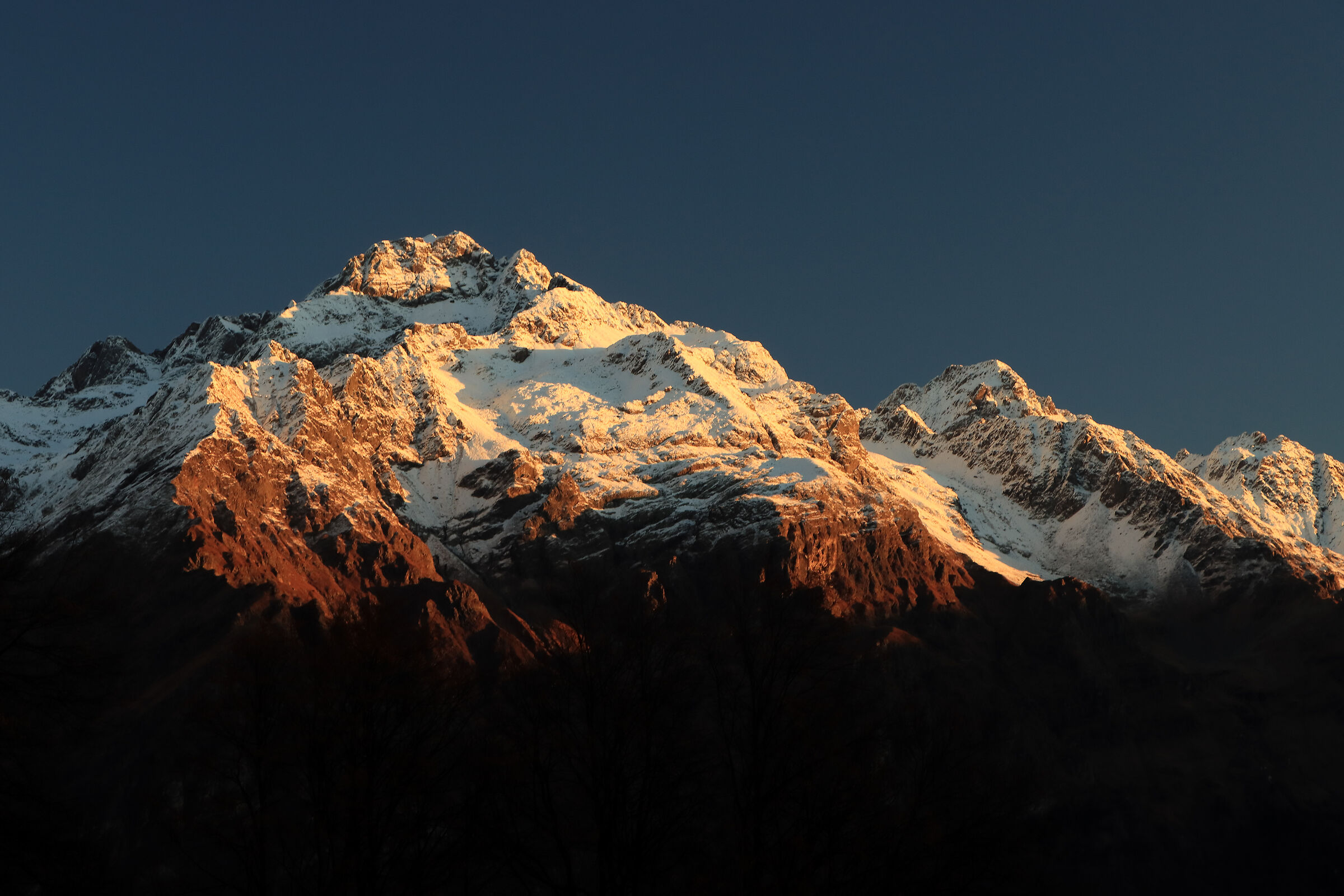 Sunrise over the Redorta