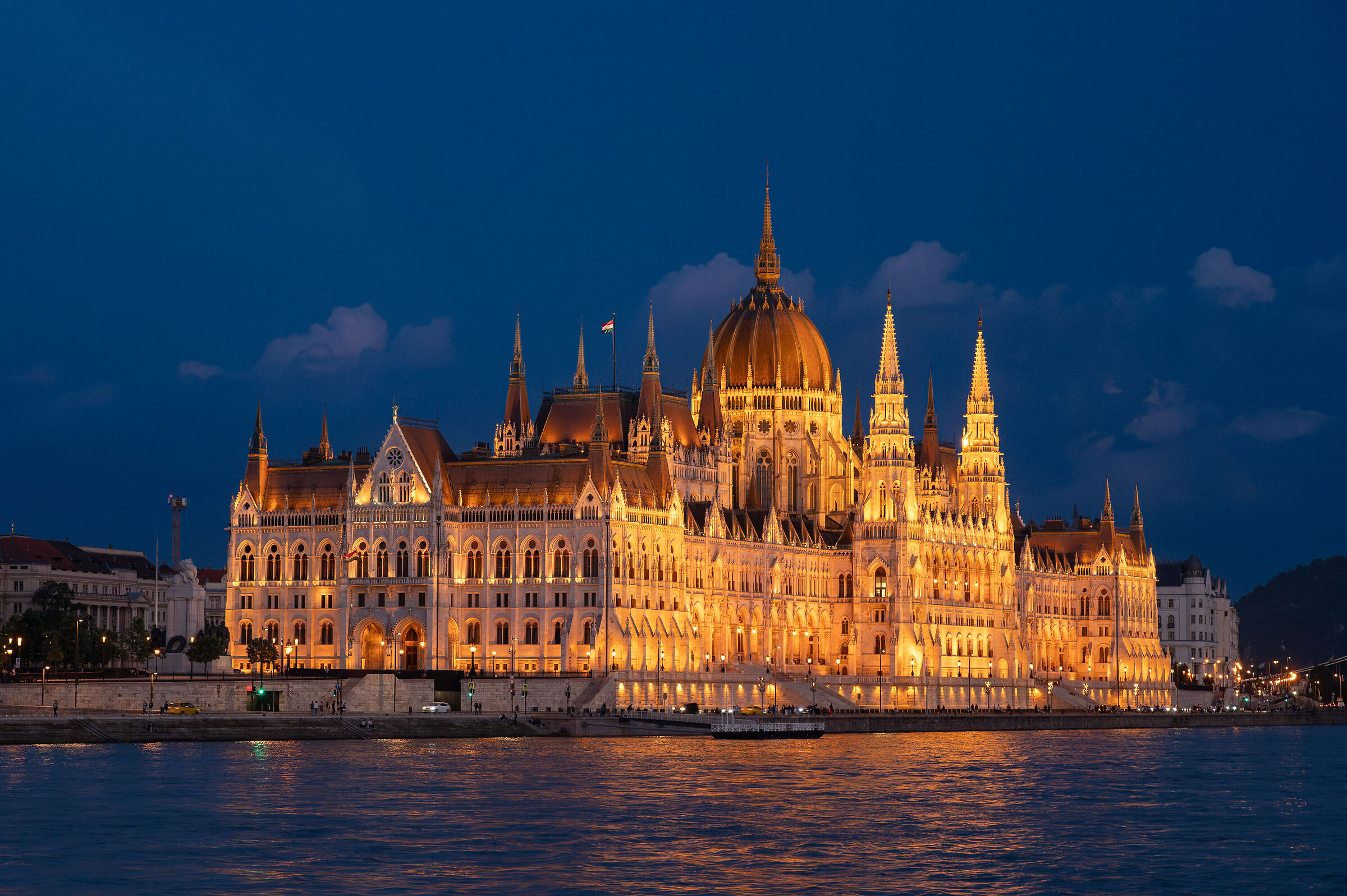 Parlamento all'ora blu