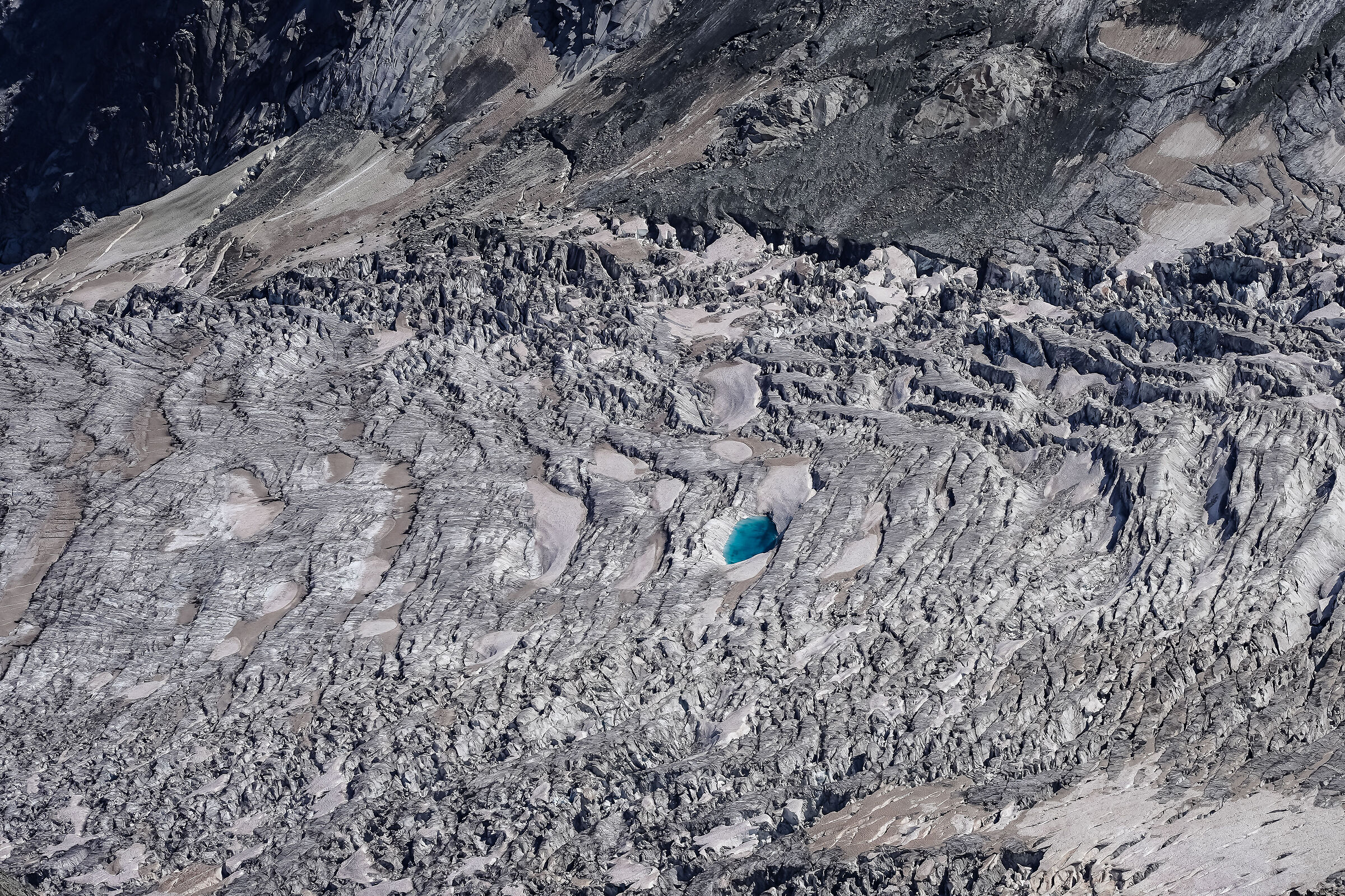 Laghetto sul ghiacciaio