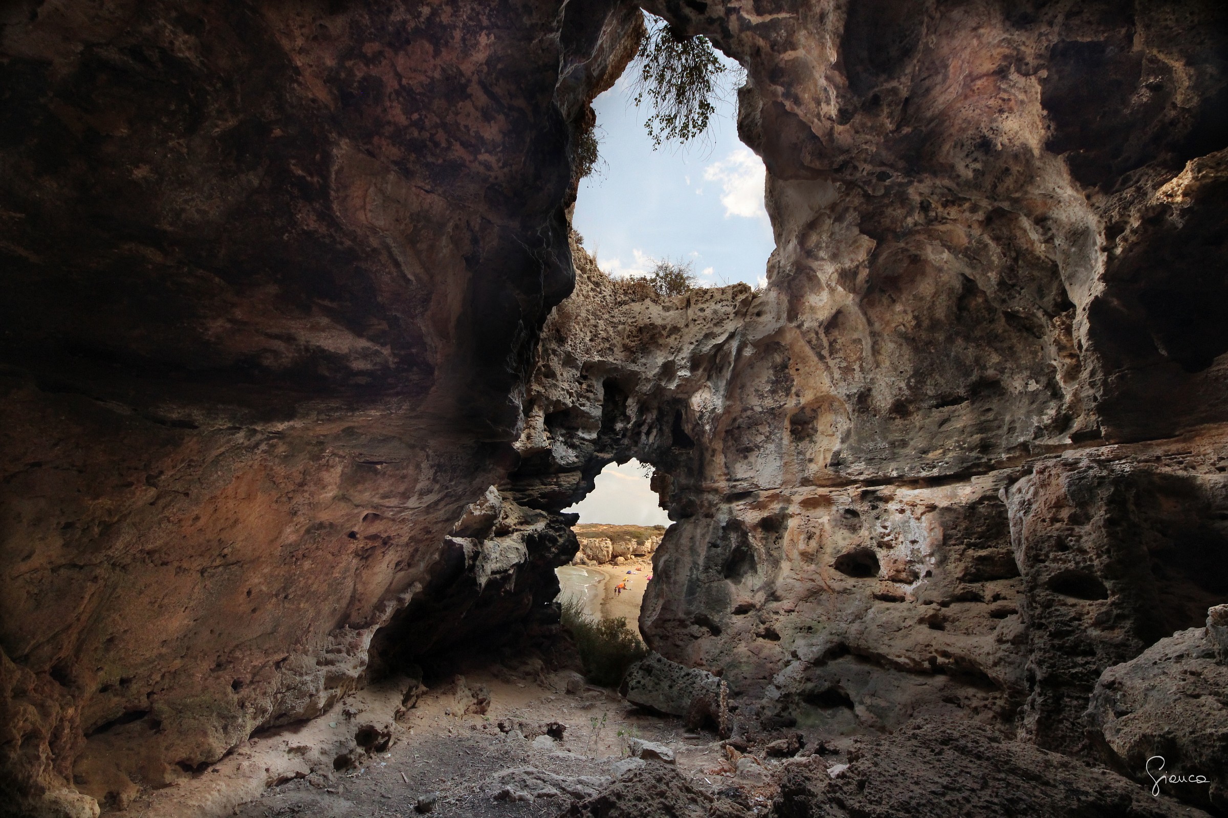Grotta di Cala Mosche