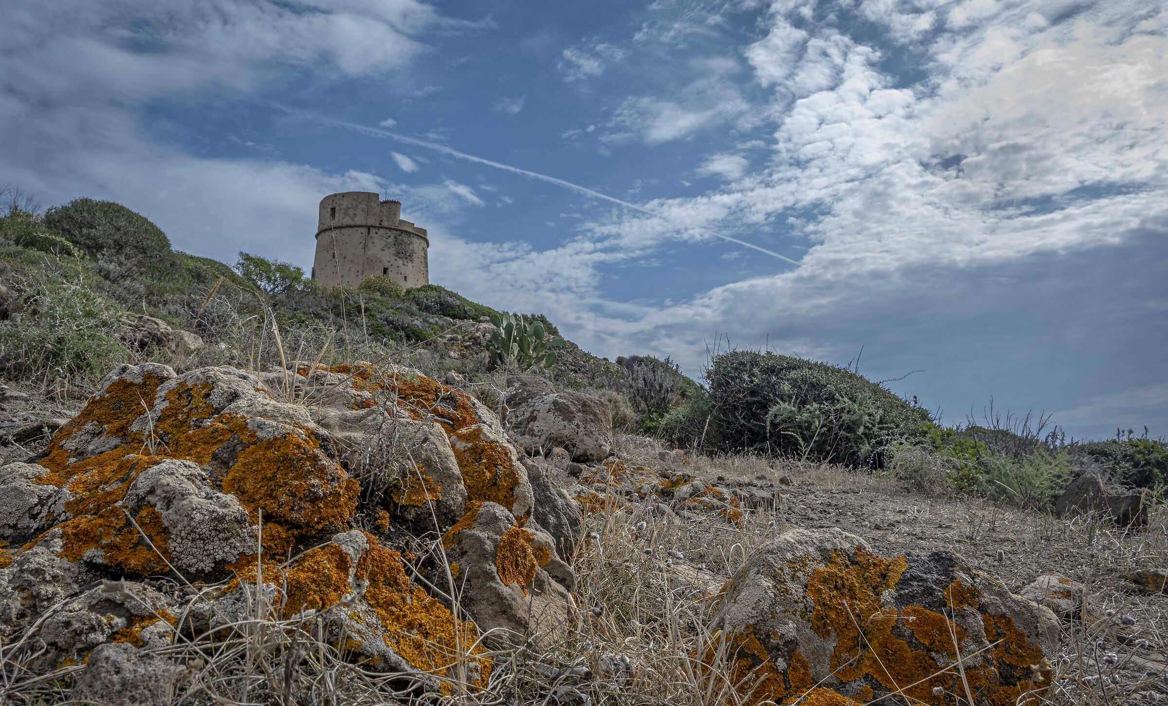 Lighthouse eats boats