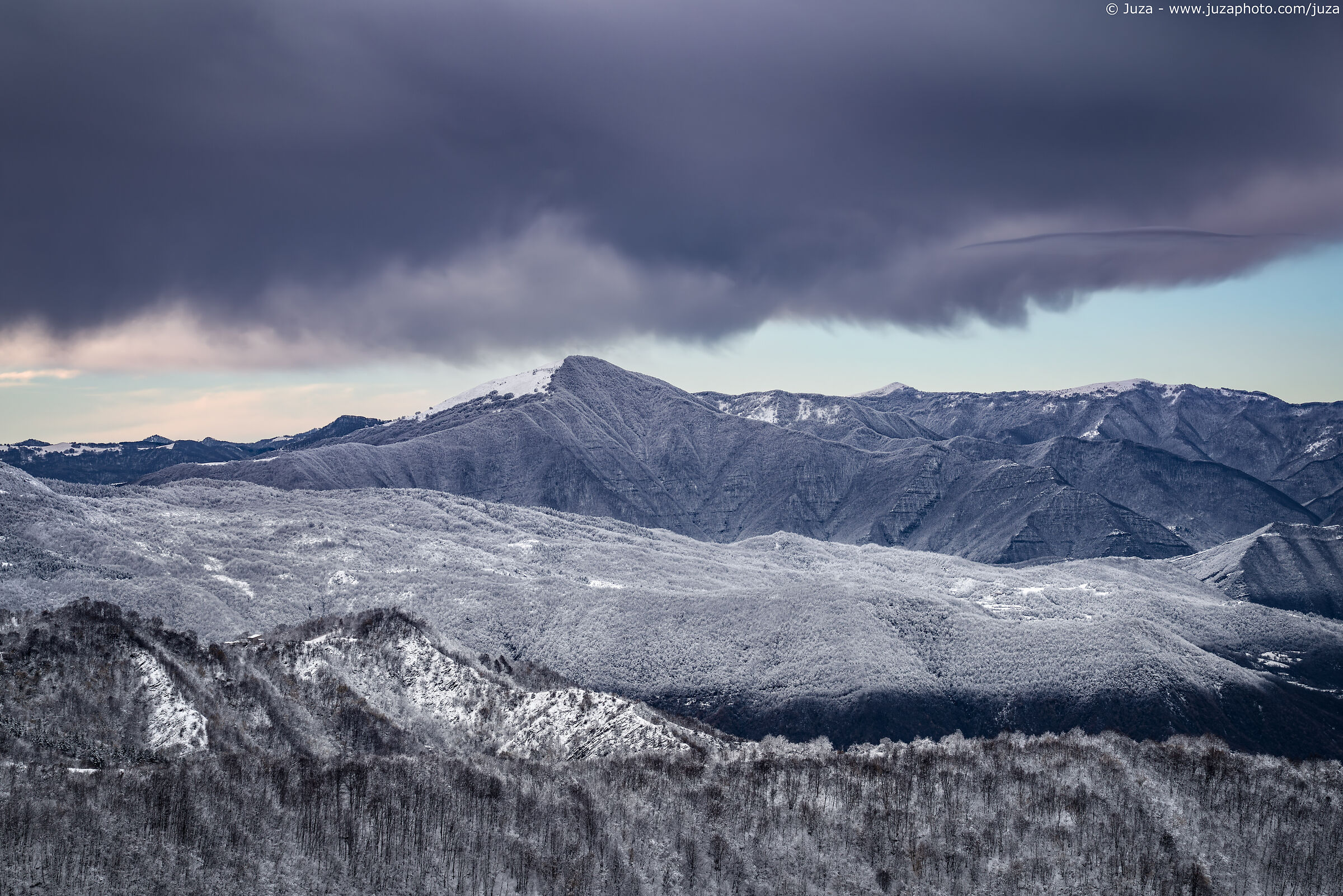 First snow on the Apennines, November 2025