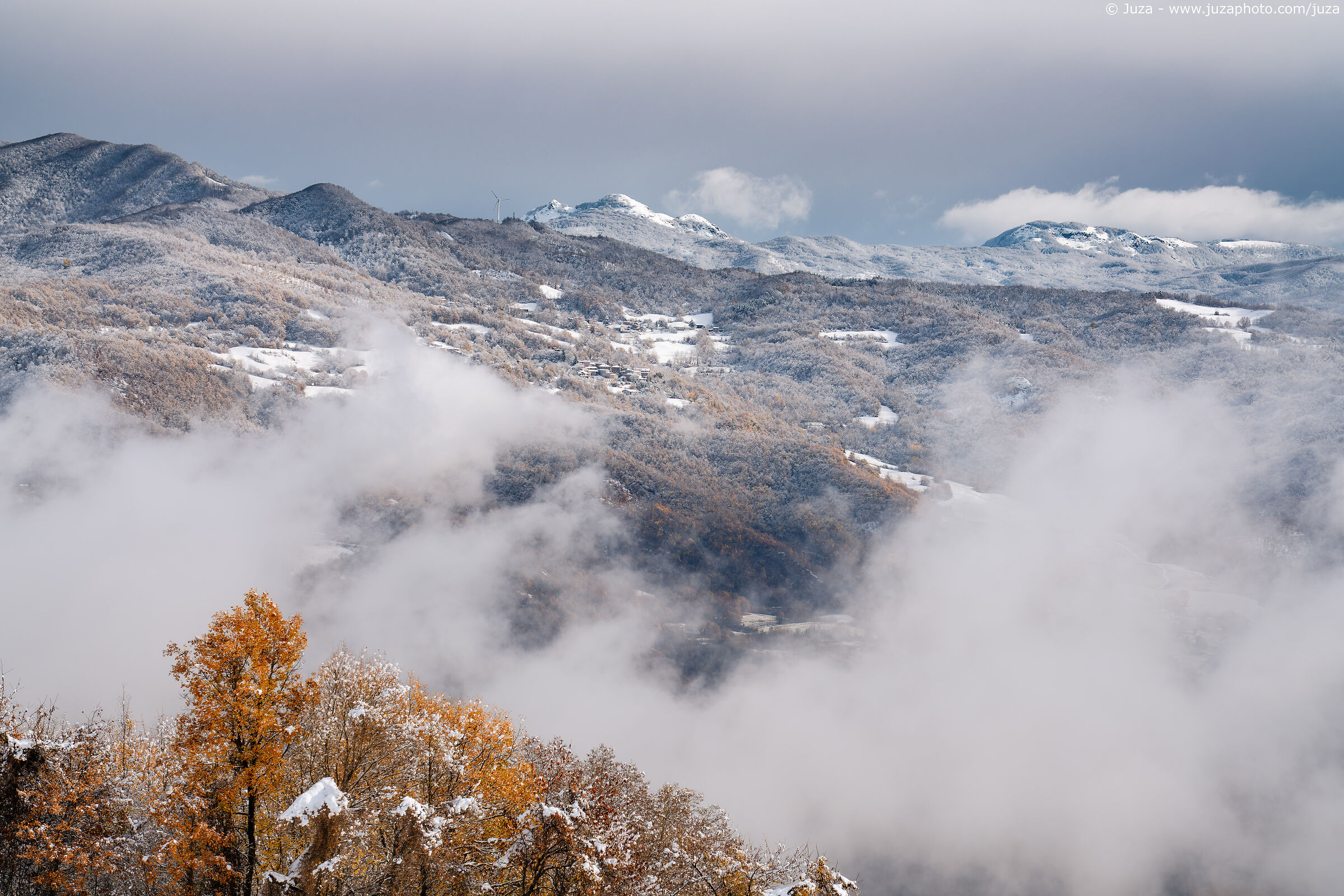 First snow on the Apennines, November 2025