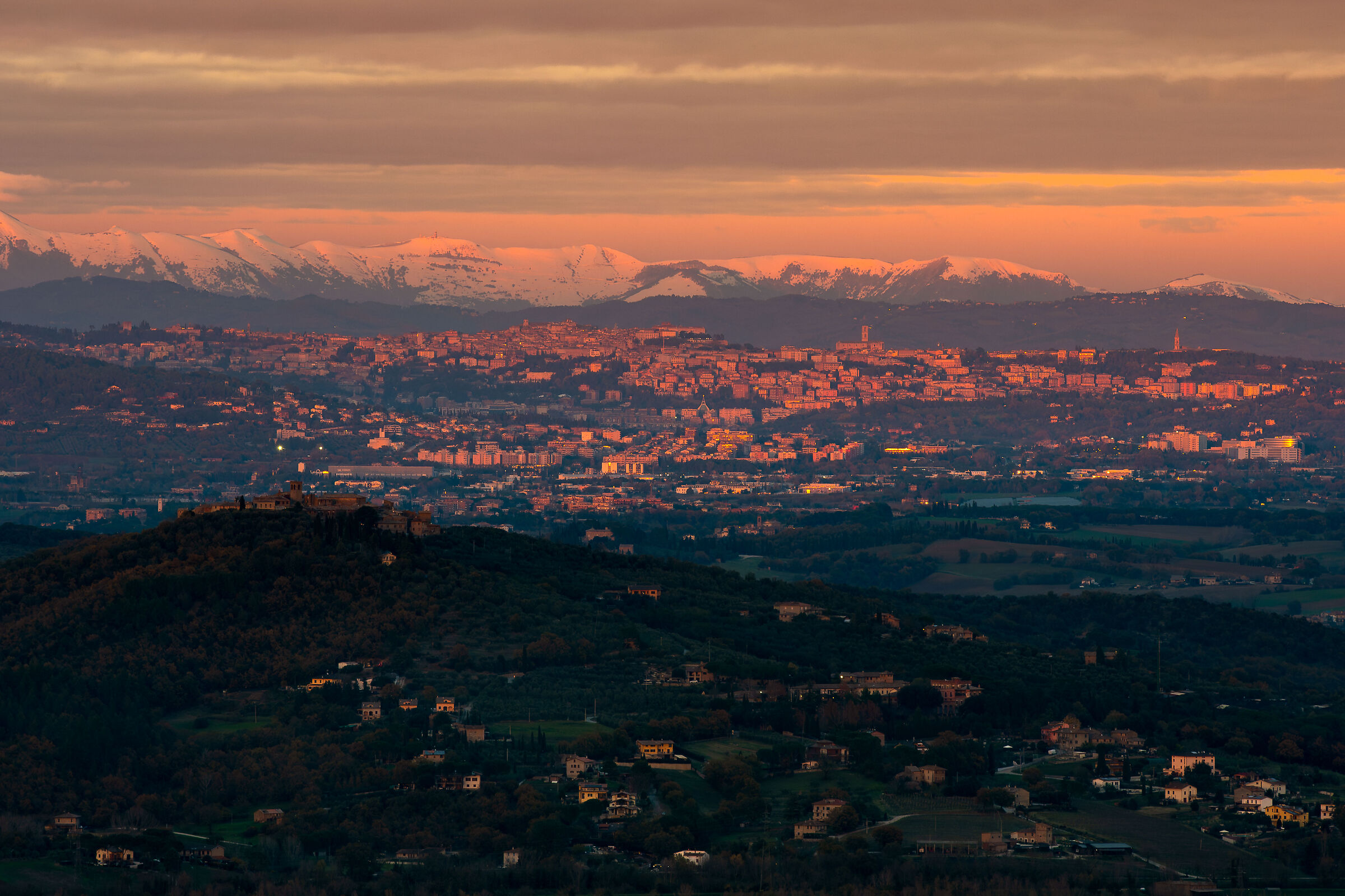 L'ultimo bagliore - Tramonto su Perugia