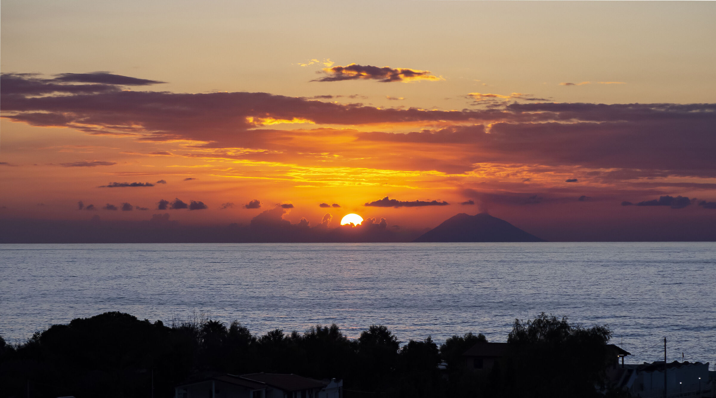 Tramonto su Stromboli