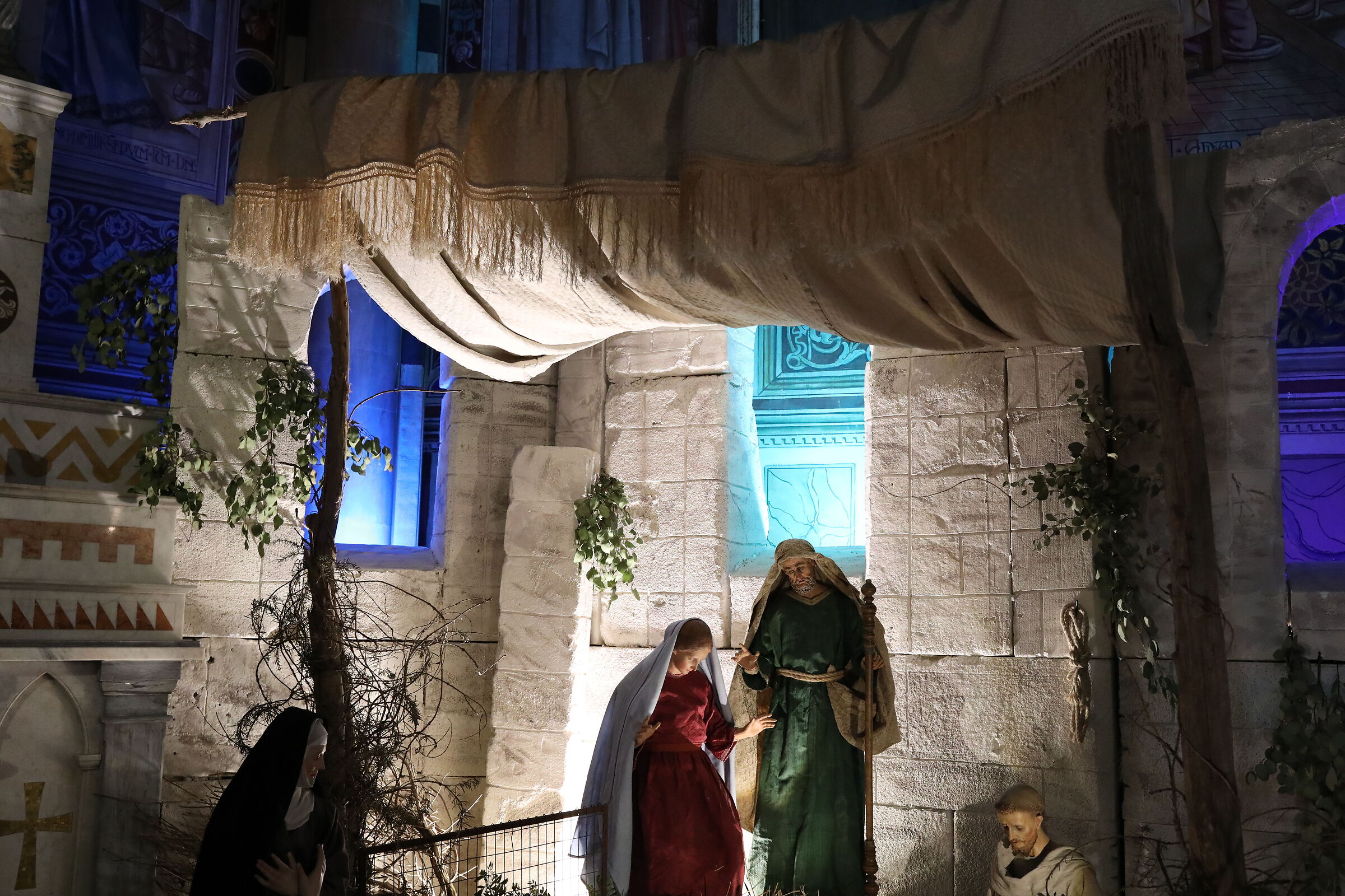 @" ISO 6 Thousand 400 " Canon 5 D IV-35, F.2 IS USM