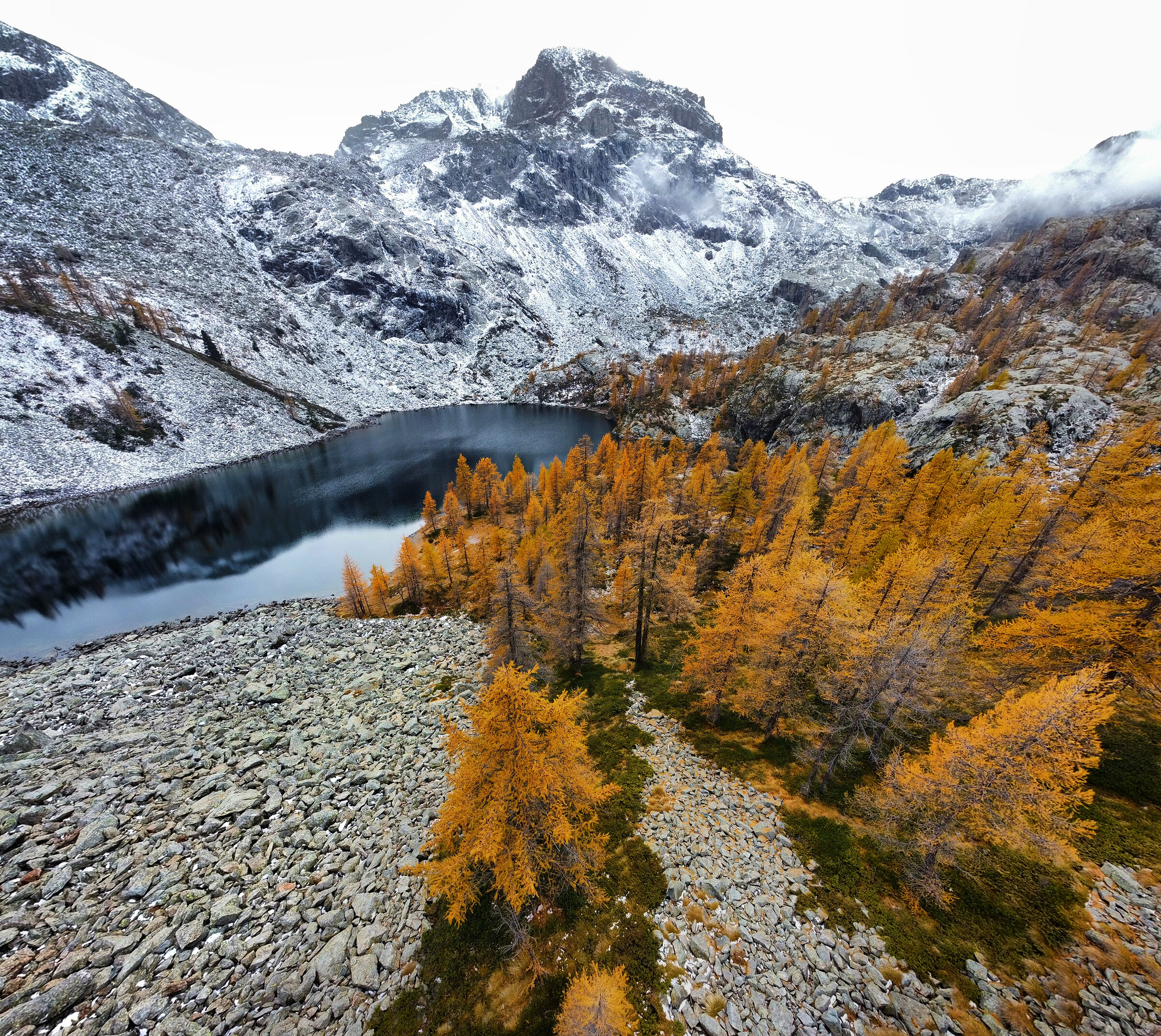 Volando in una fiaba autunnale