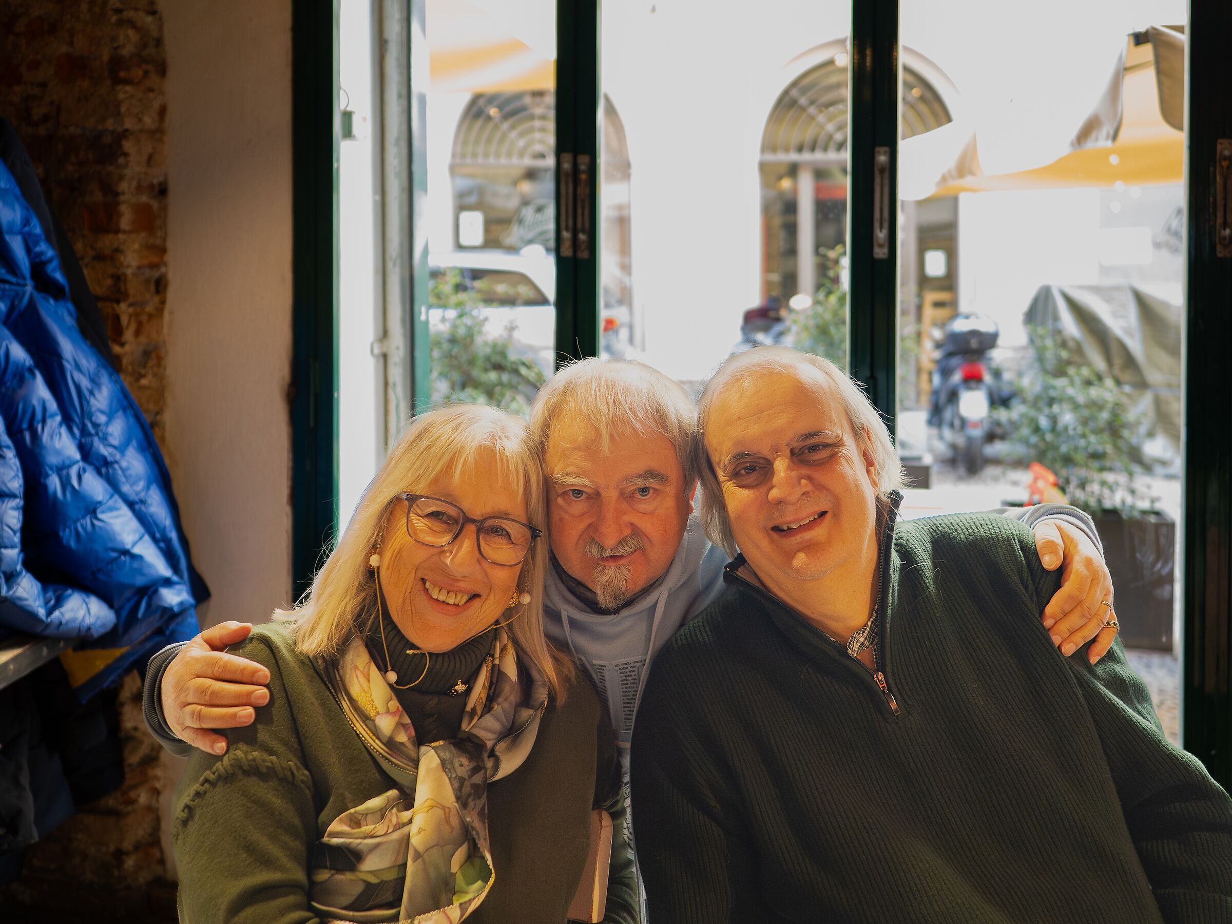Il prof. l'alunna e Pierino!!!