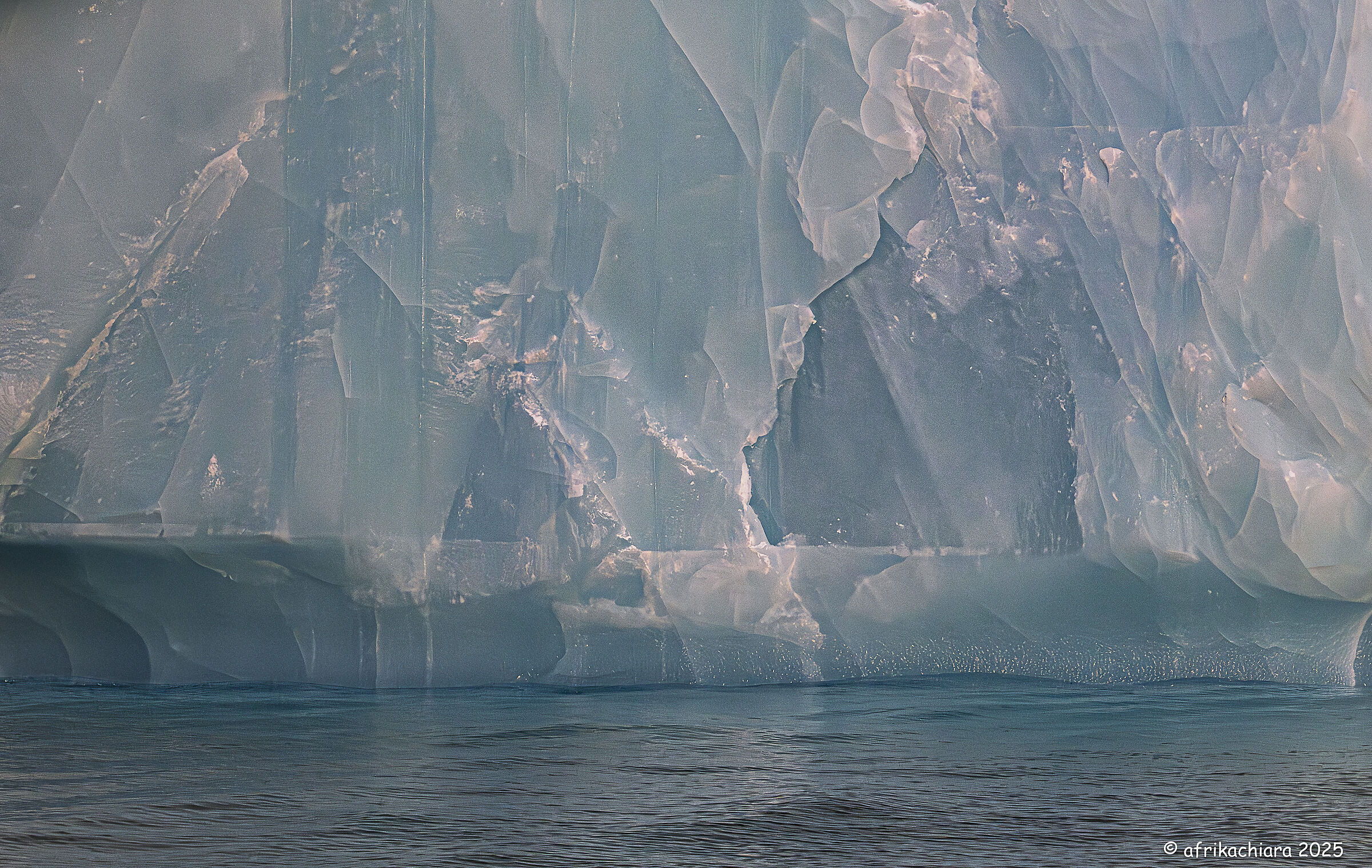 The intimacy revealed by an iceberg