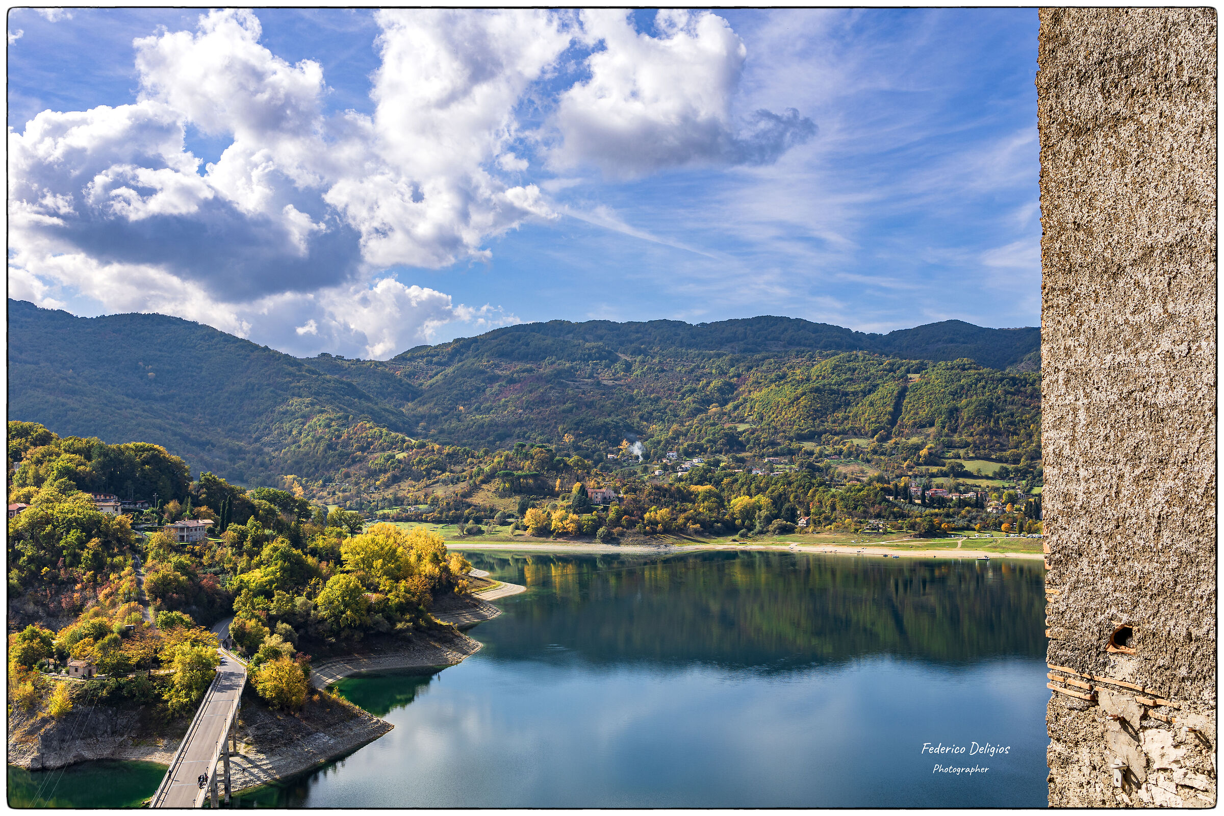 Castel di Tora , lago del Turano