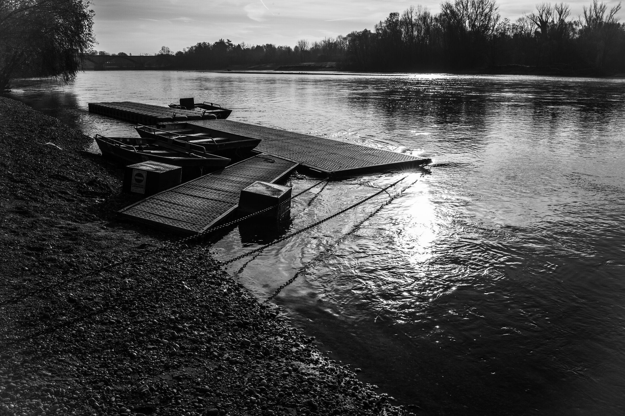 Il pontile galleggiante per il canottaggio