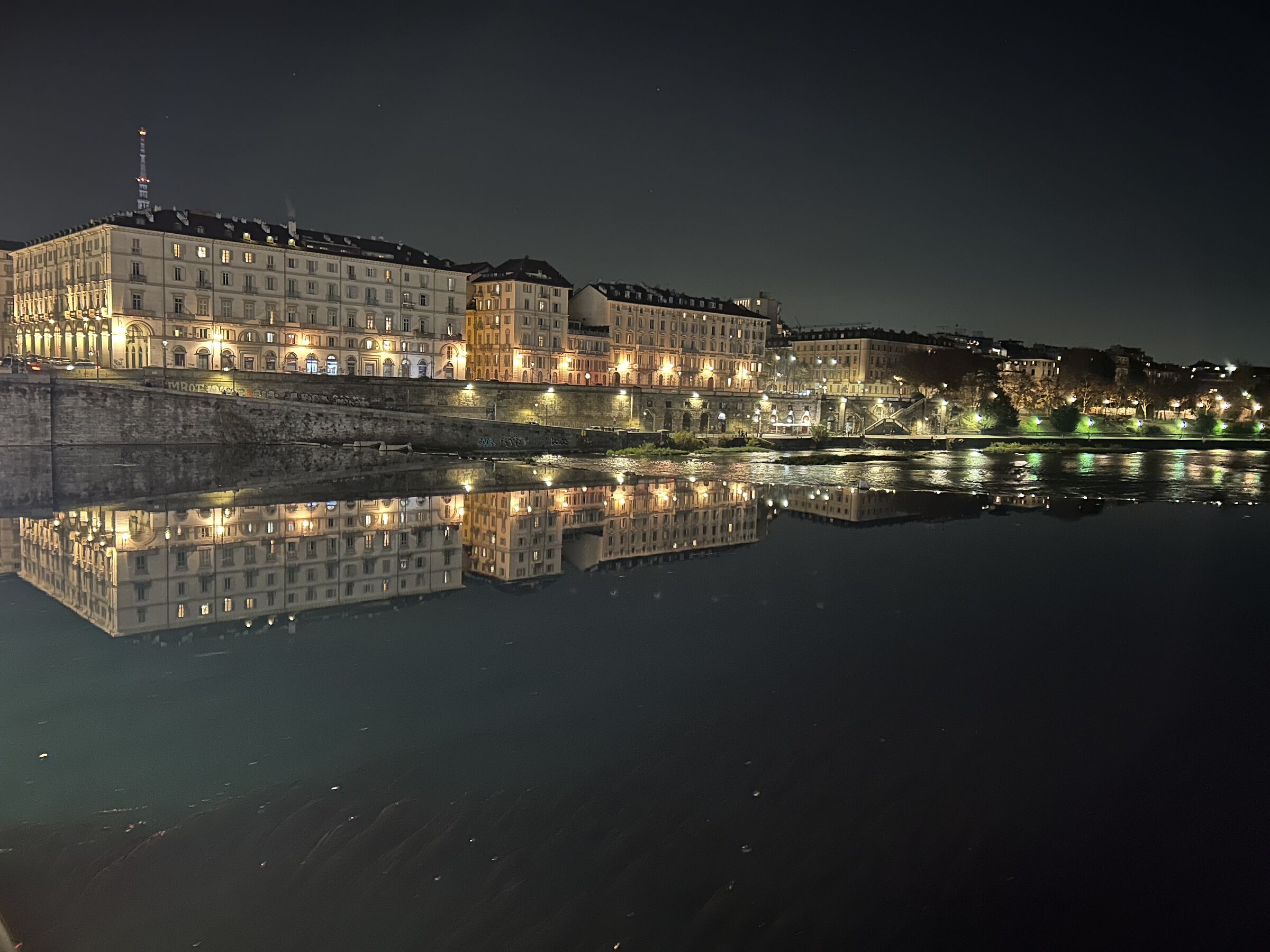 La notte e le sue luci