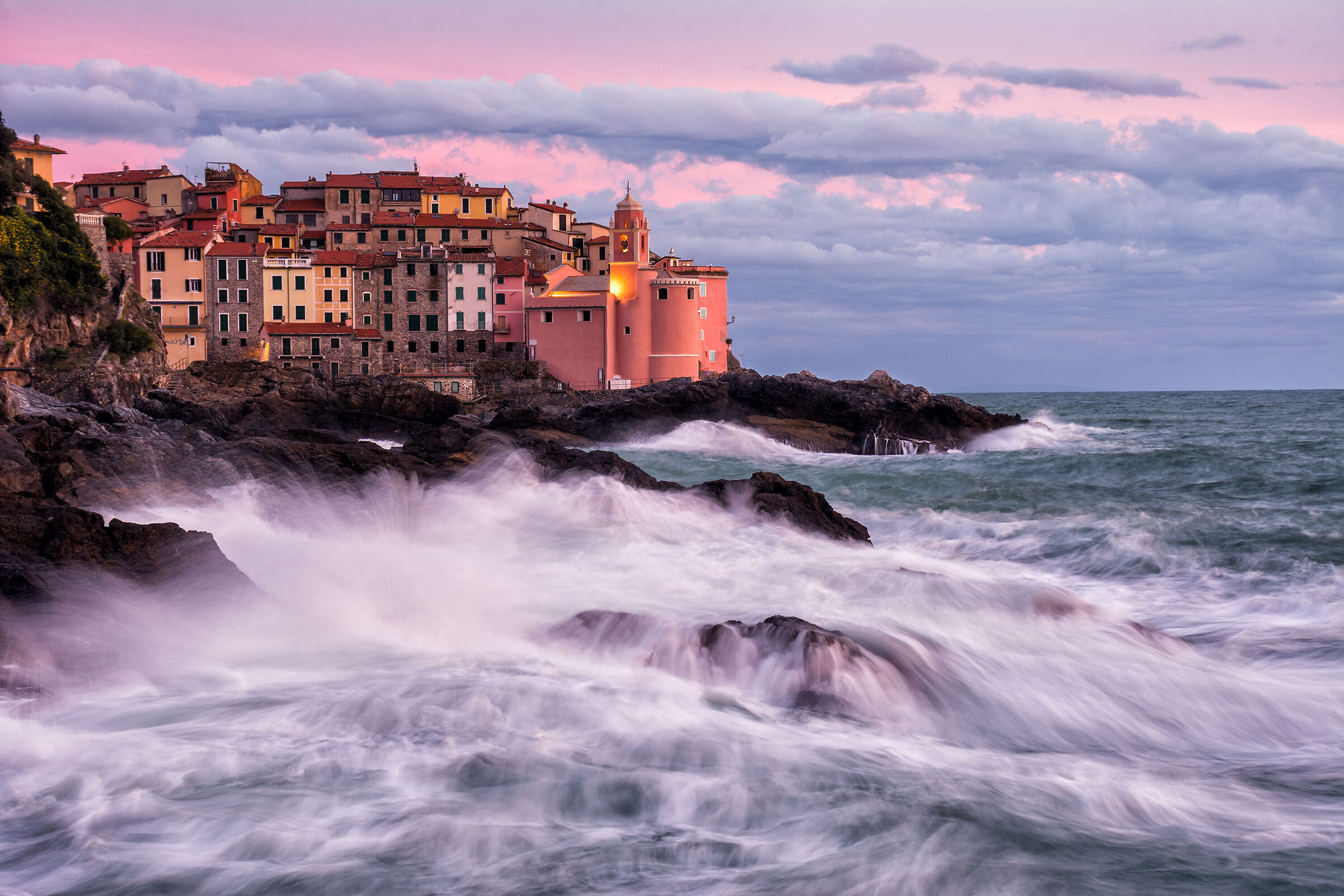 Rough seas in Tellaro