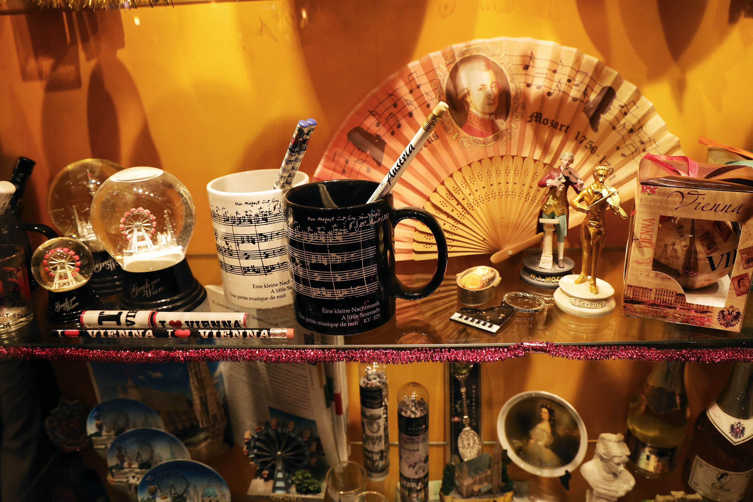 Showcase 6 - Musical souvenirs