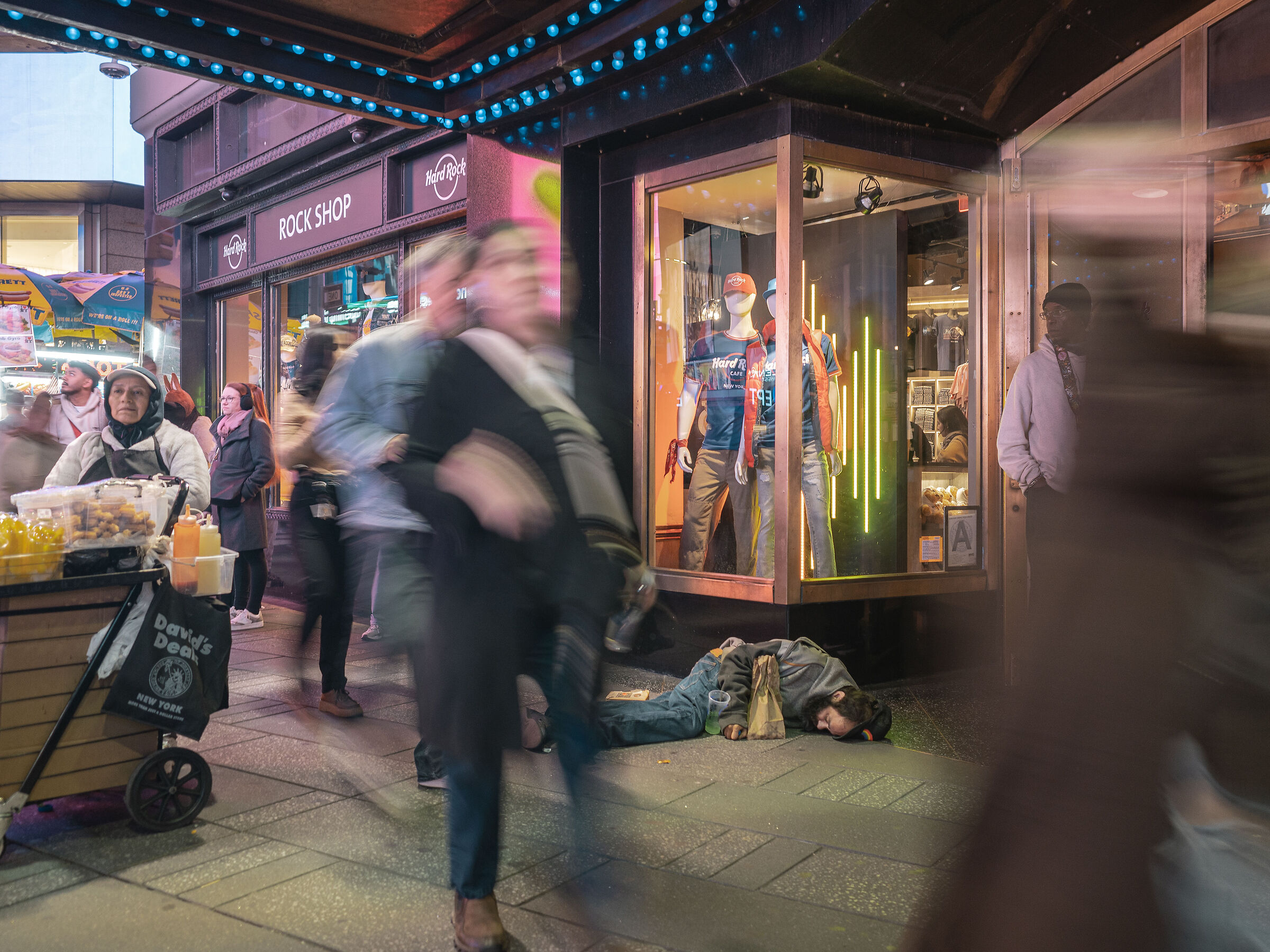 Opposite rhythms - Movement and urban invisibility