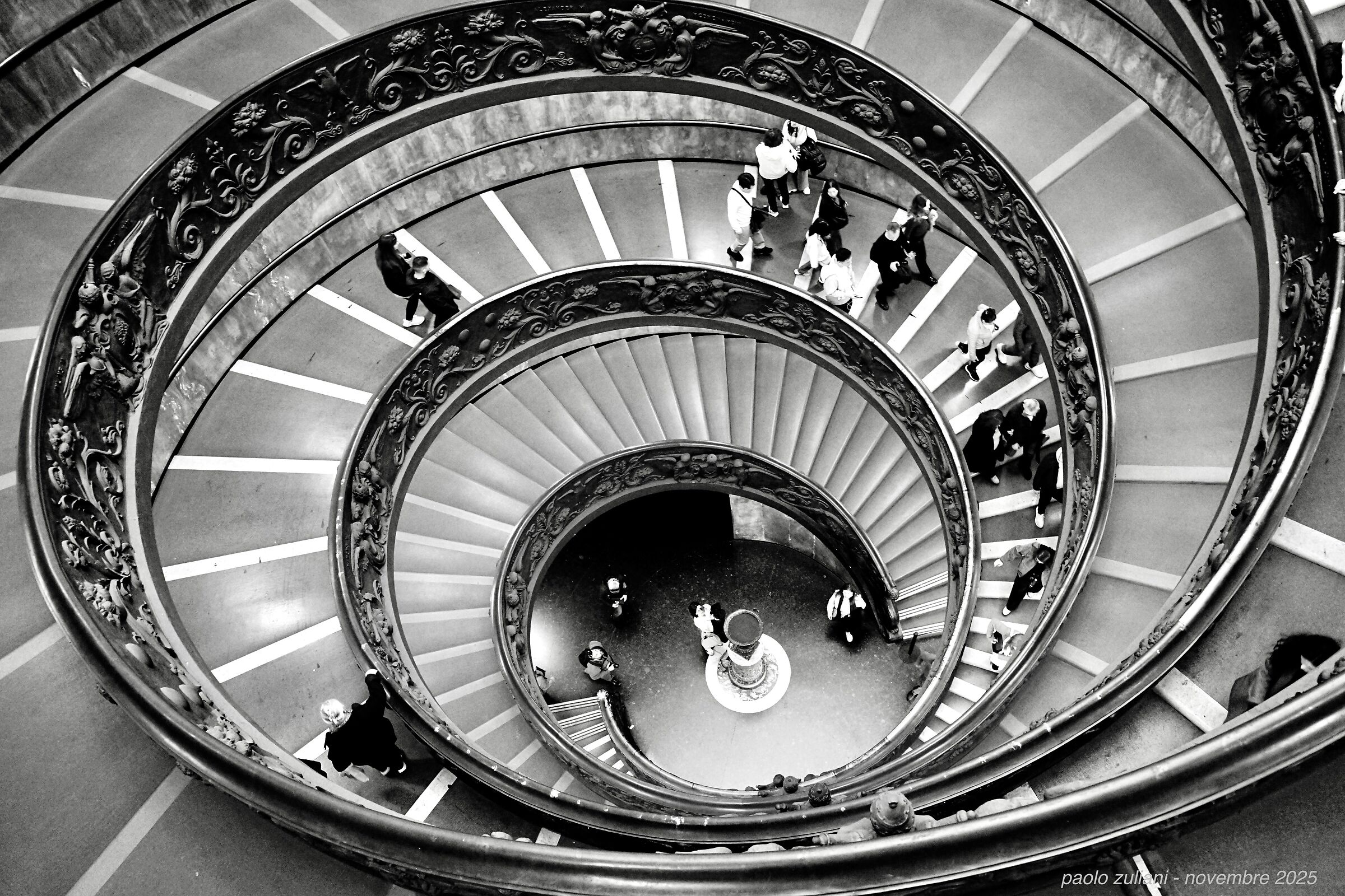 La famosa "Scala Elicoidale di Momo" ai Musei Vati...