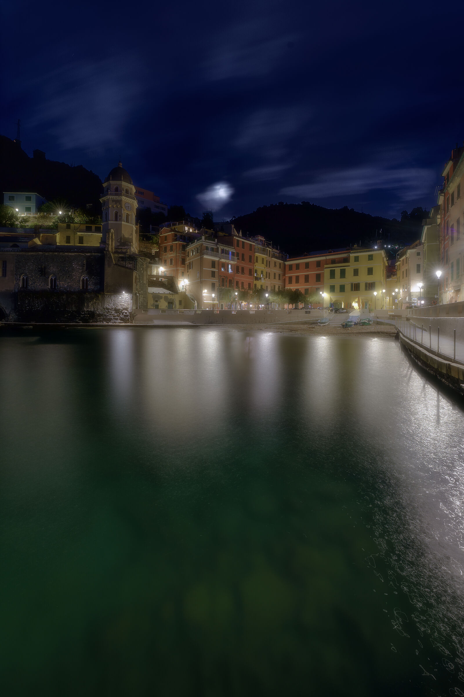 Borgo di Vernazza - At night.