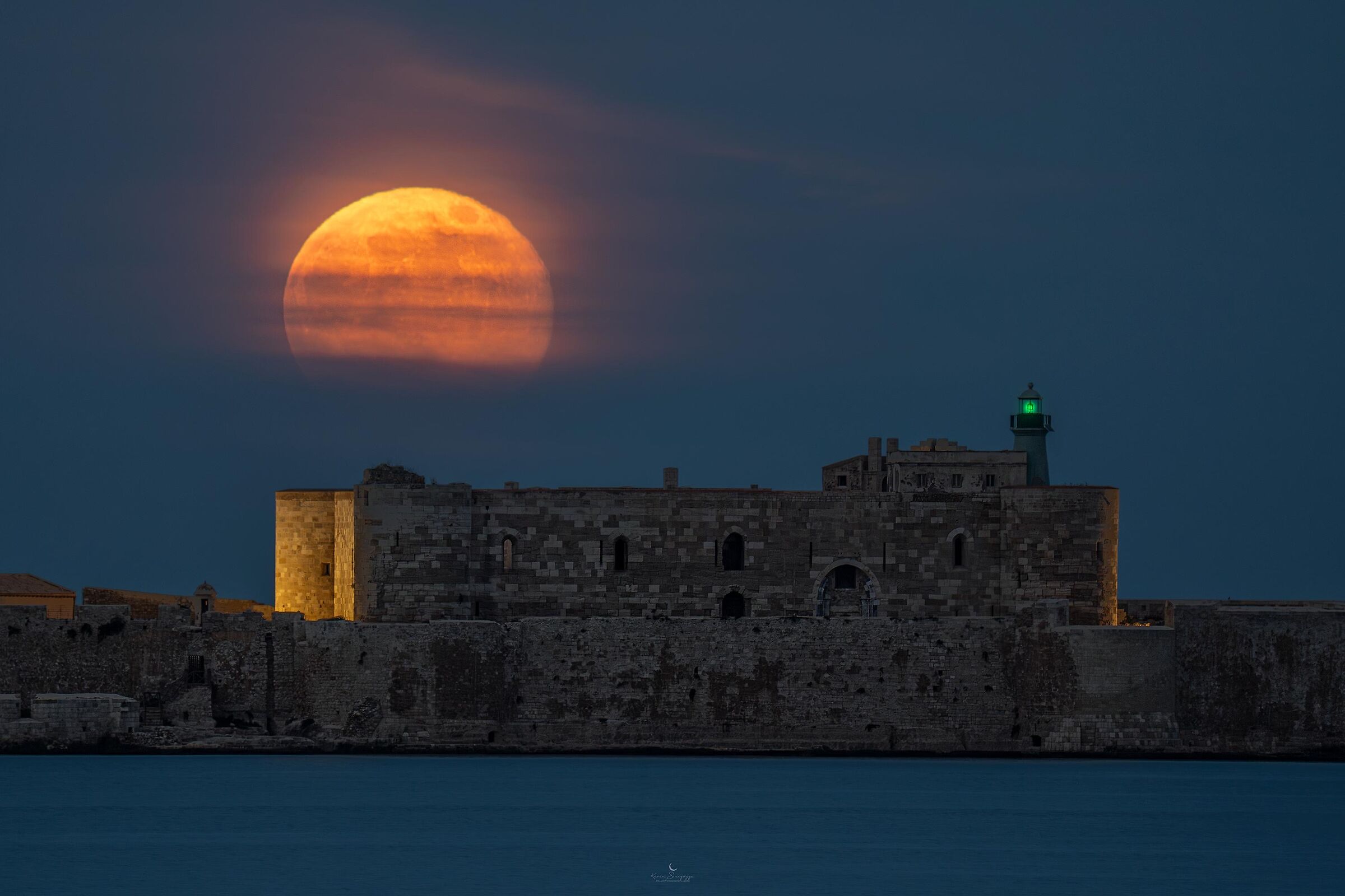 Super luna 5 dicembre verso il Castello Maniace