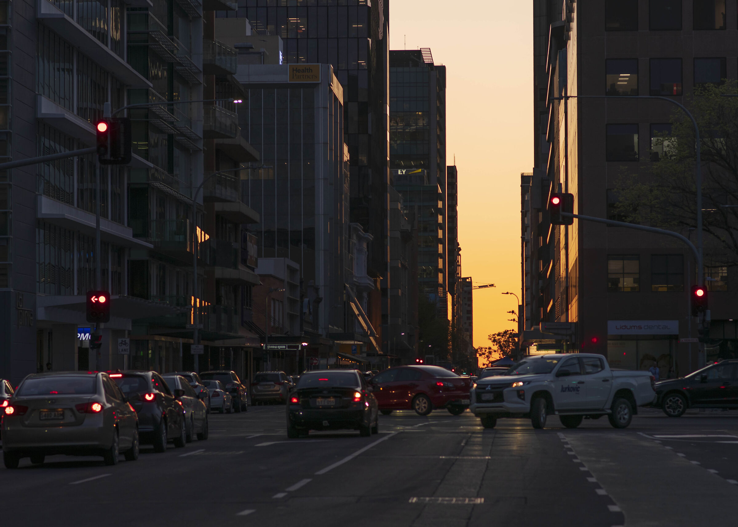 Tramontare a Adelaide City