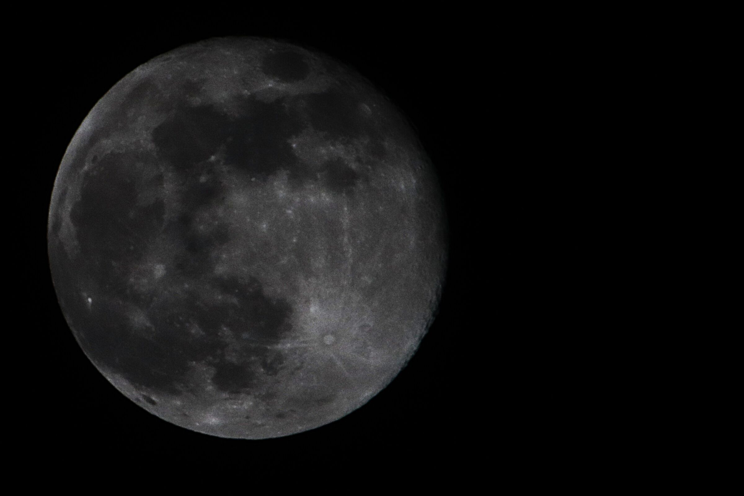 Luna 5-12-2025