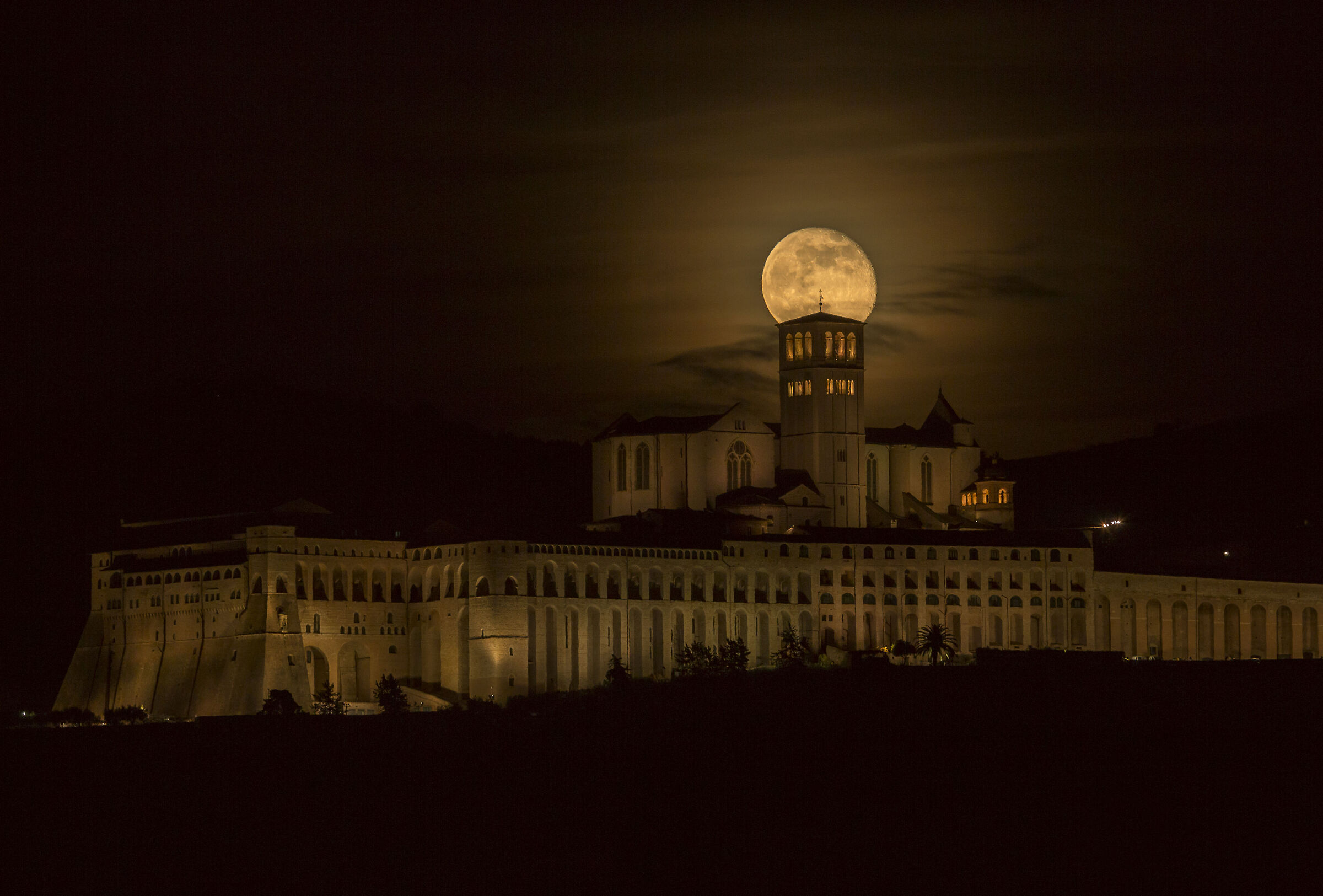 Assisi e la Luna