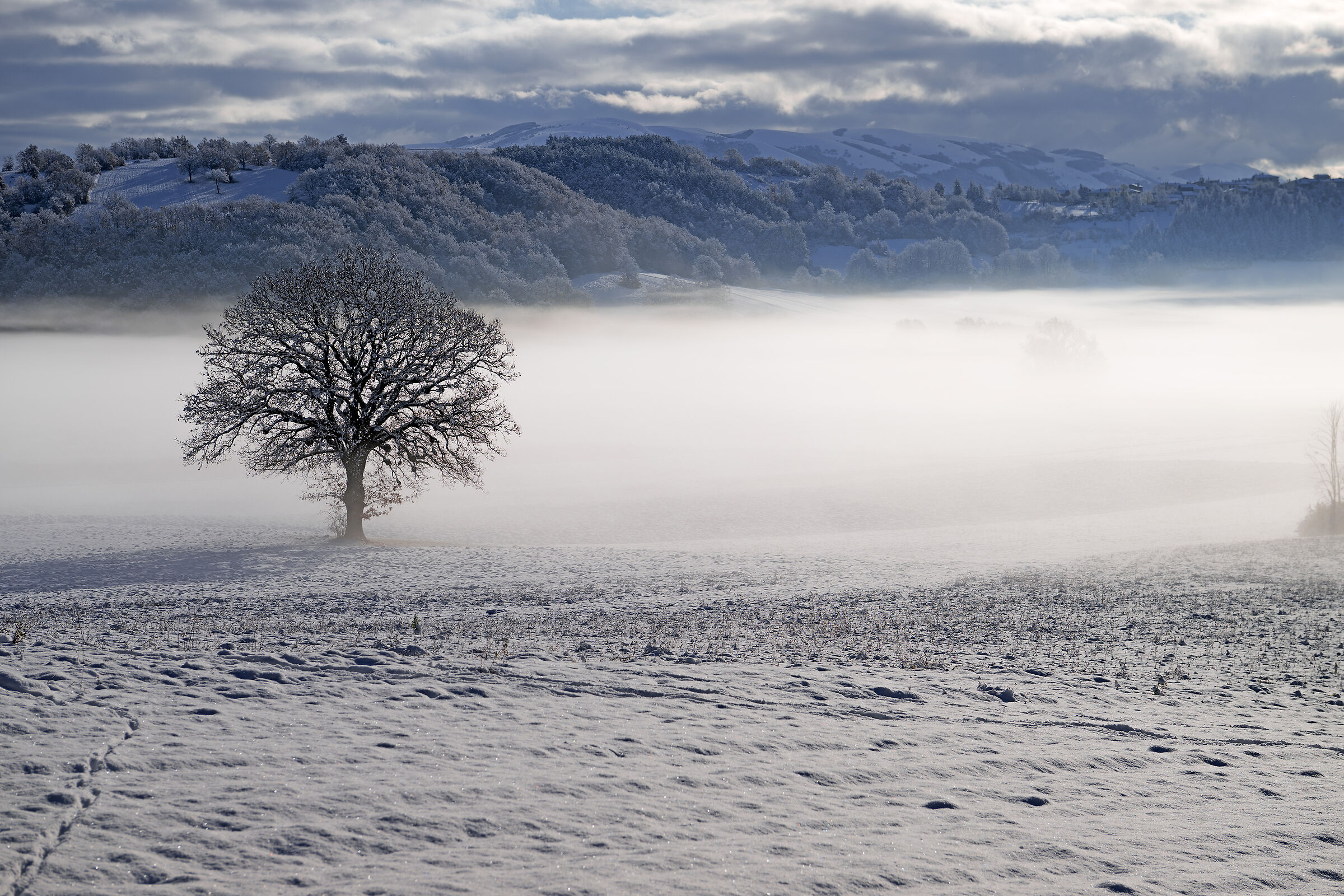 First snow on the Umbrian plateau