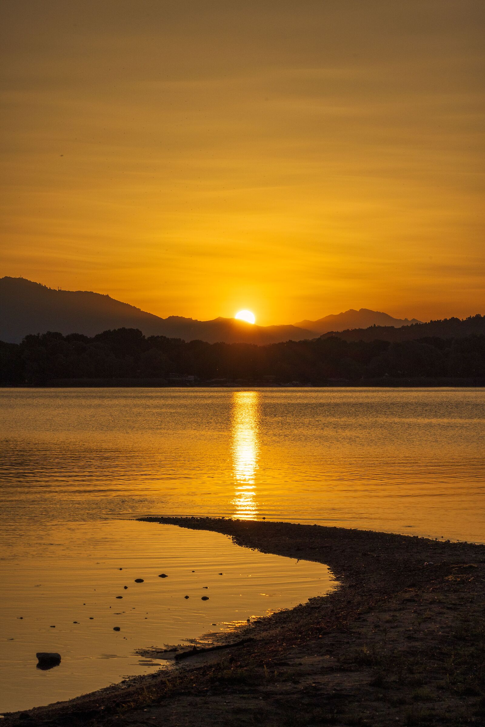 Alba alla punta della Vevera (Arona)