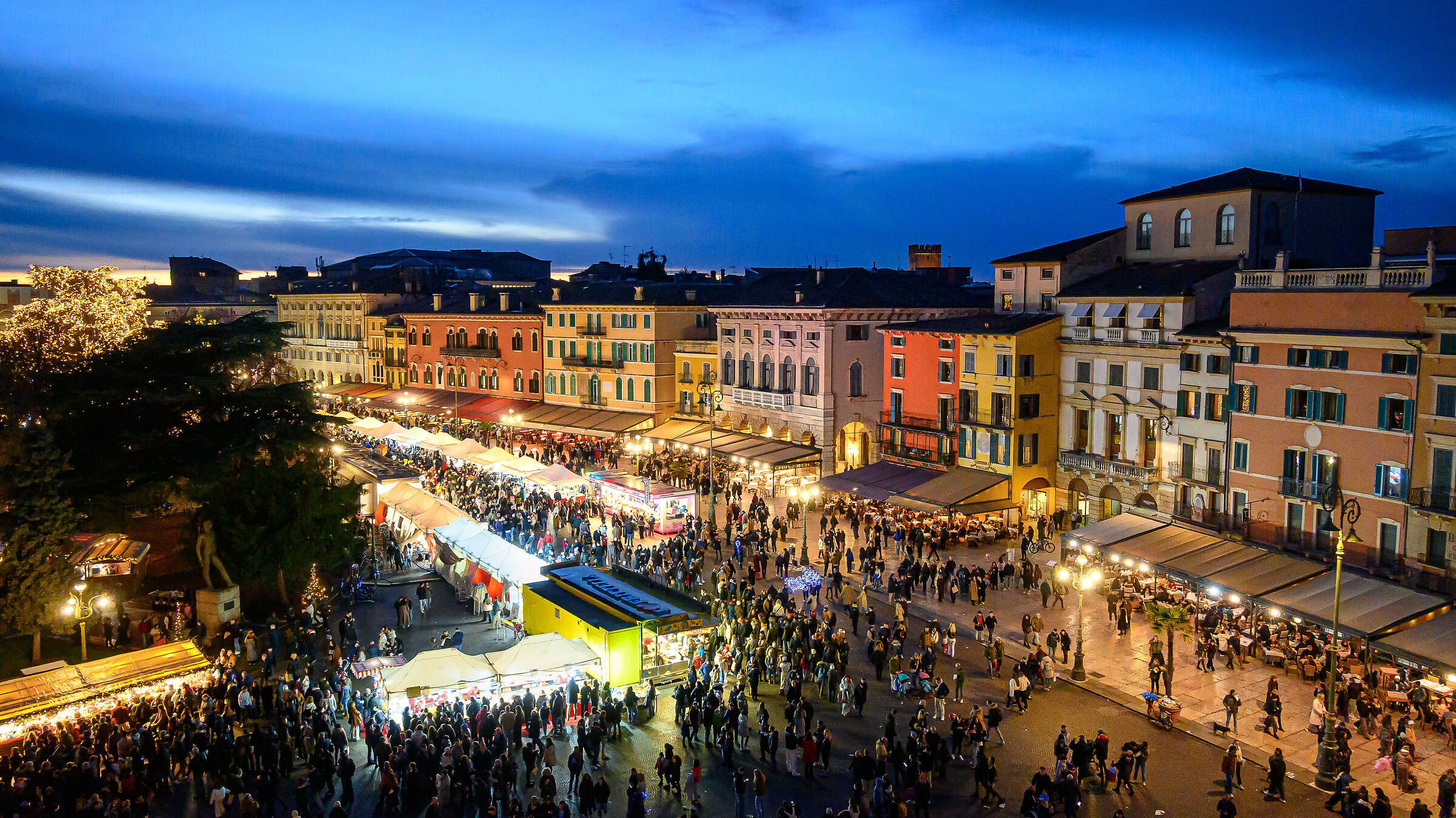 Verona - Mercatini di Piazza Brà