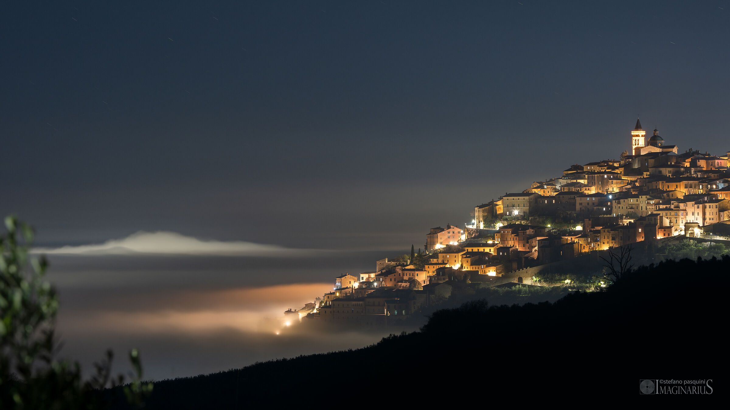 The sea of Trevi (fog in the Umbrian Valley)